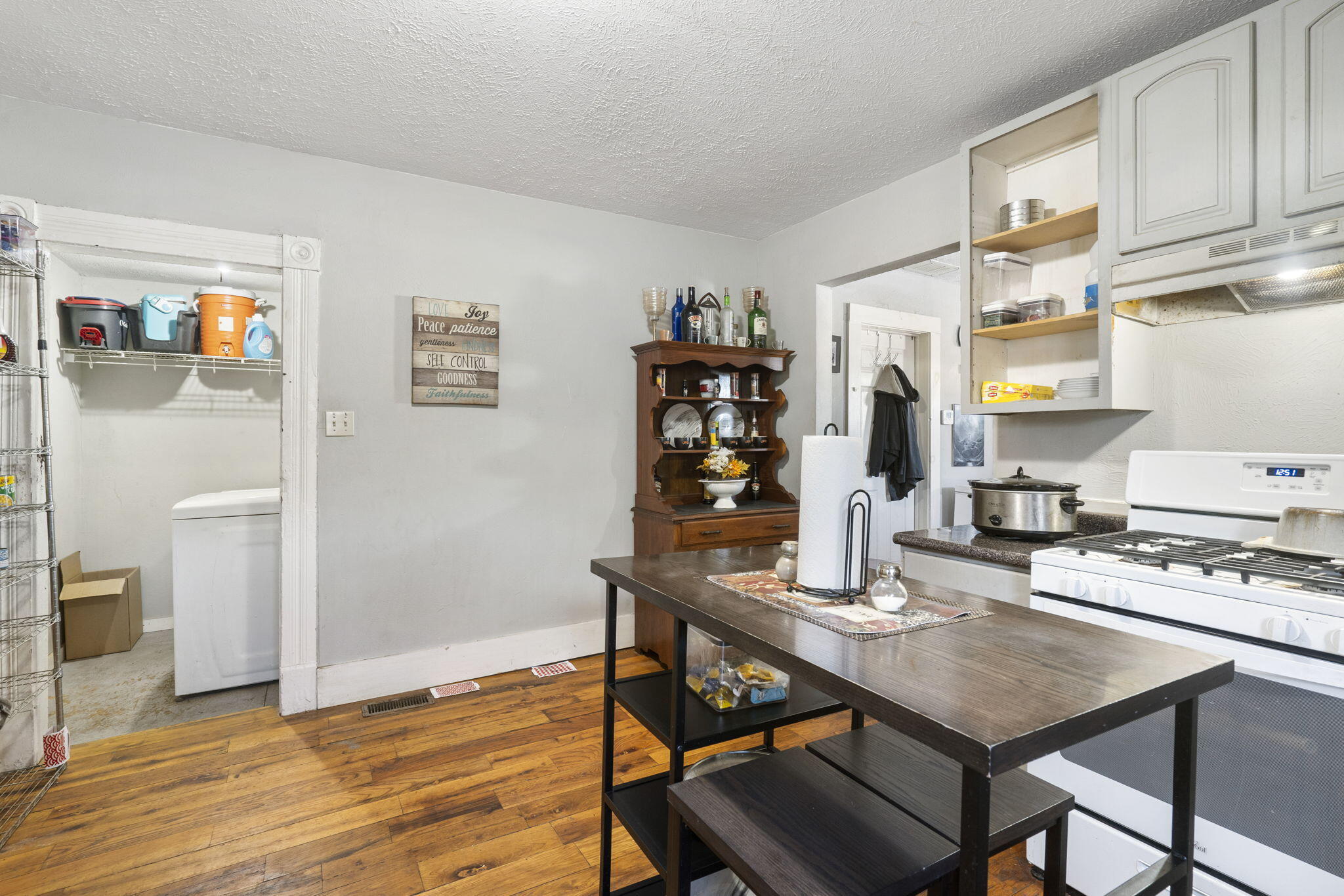 1042-1052 Commercial Property Photo 45