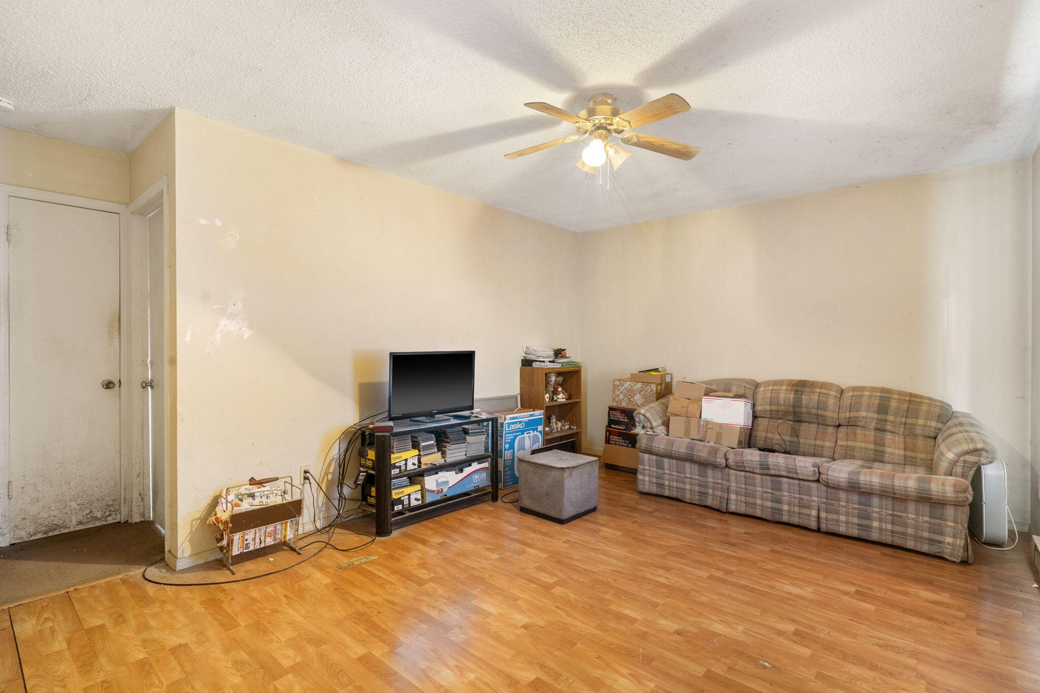 1056-1071 Commercial Property Photo 4