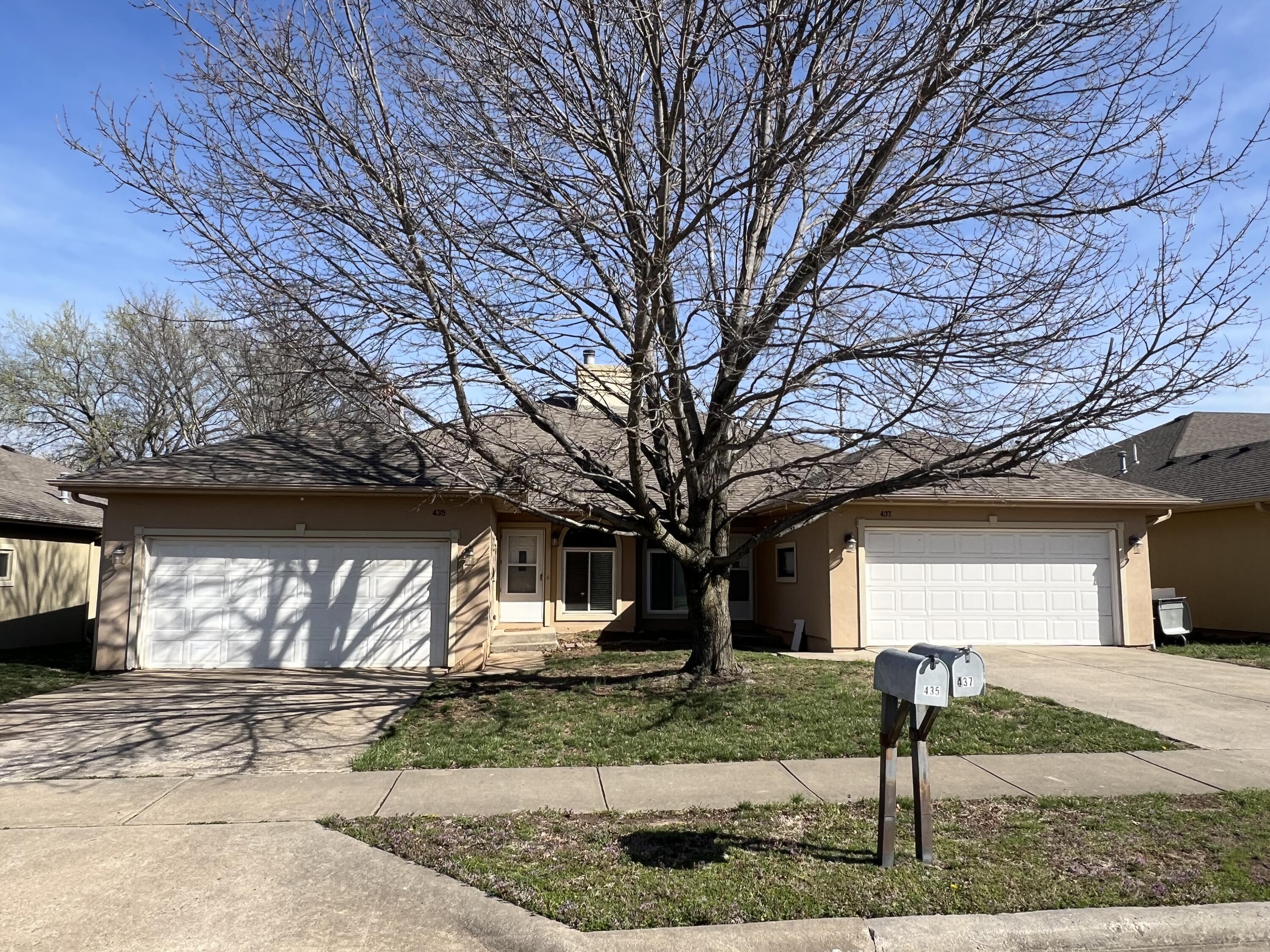 435-437 East Arrowhead Street Property Photo 1