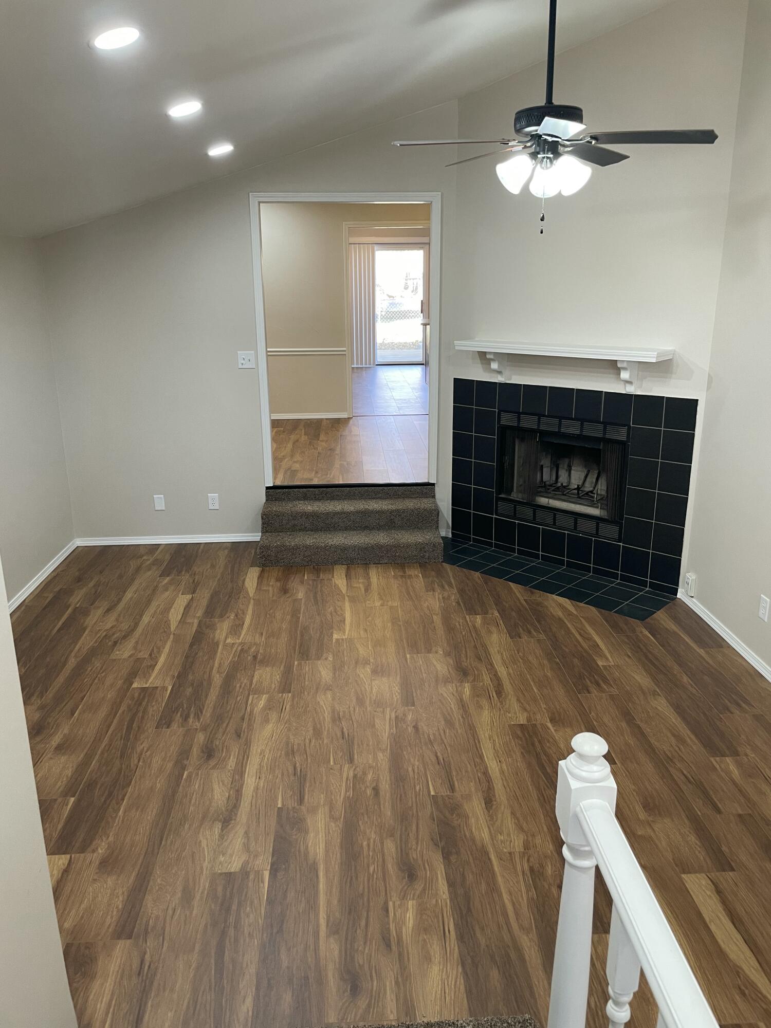 435-437 East Arrowhead Street Property Photo 2
