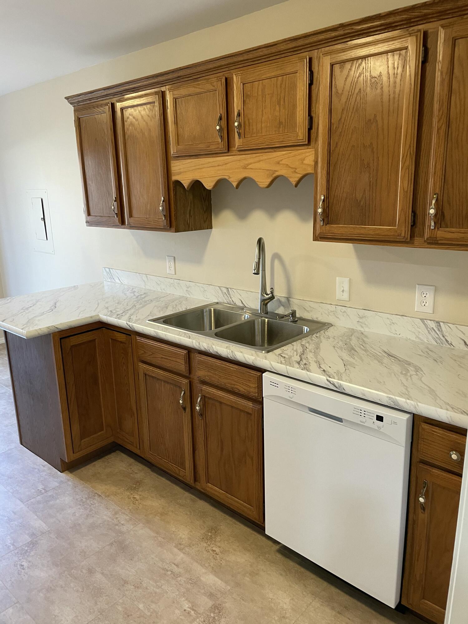 435-437 East Arrowhead Street Property Photo 9