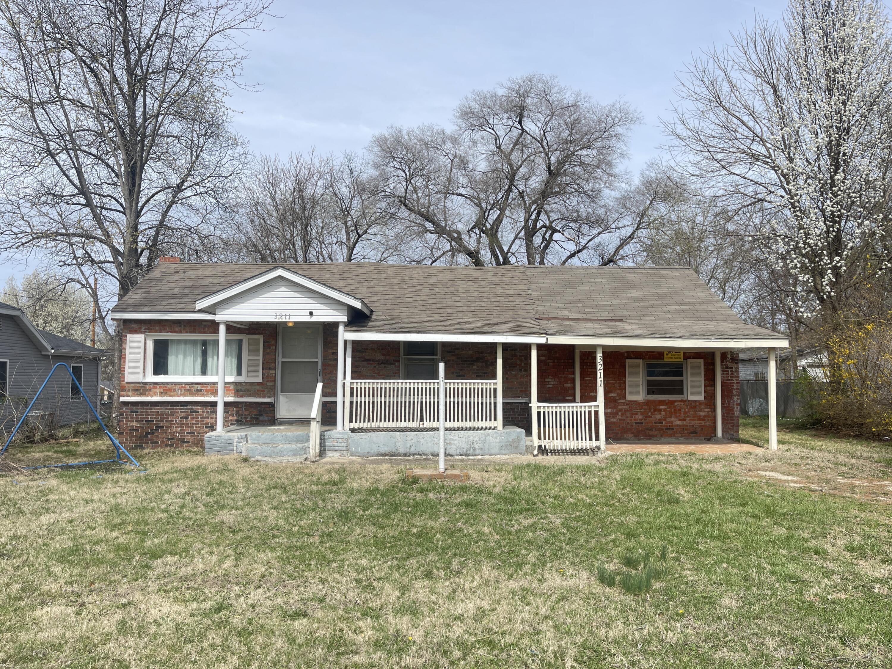 3211 West Madison Street Property Photo