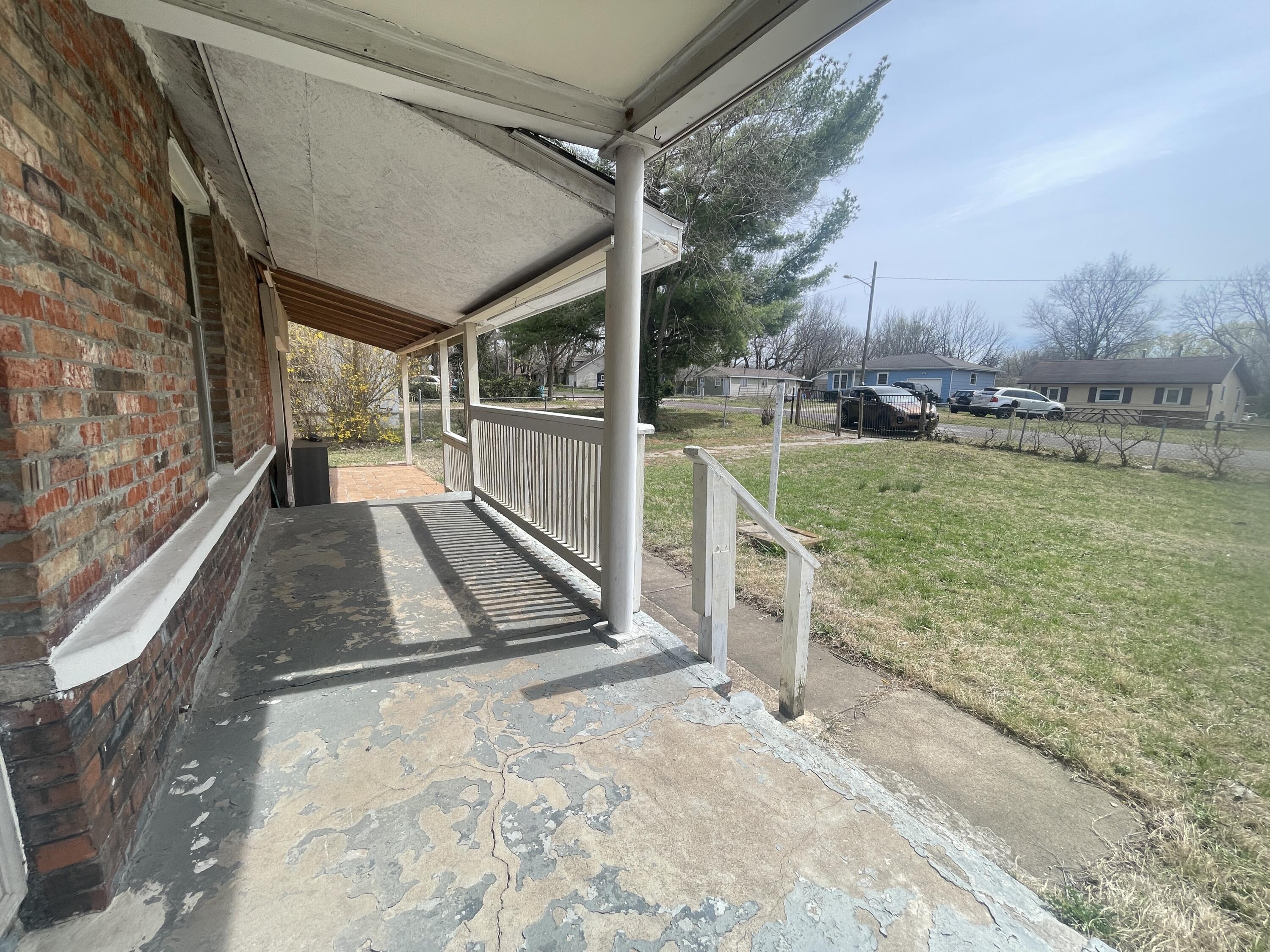 3211 West Madison Street Property Photo 2