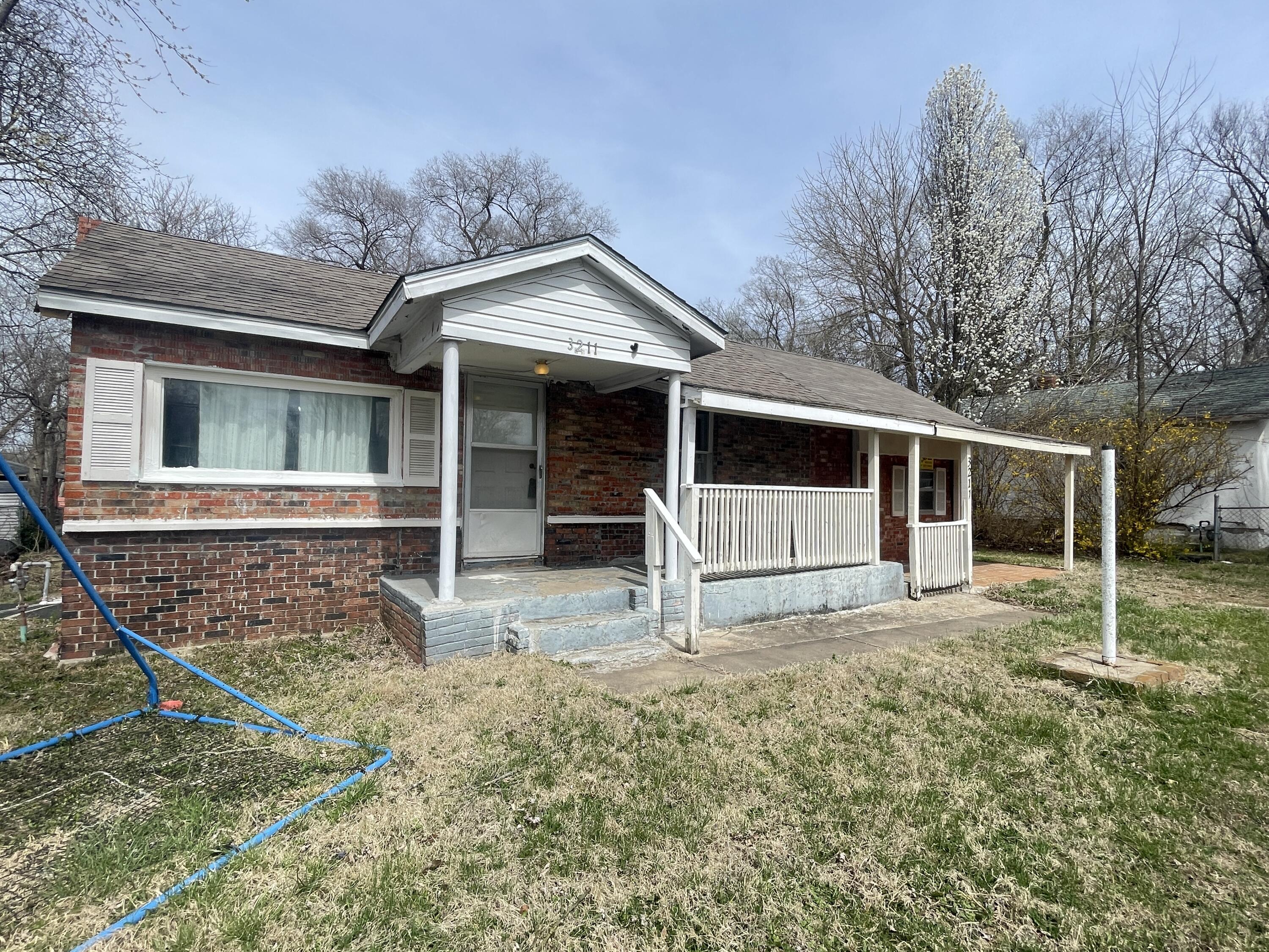 3211 West Madison Street Property Photo 3
