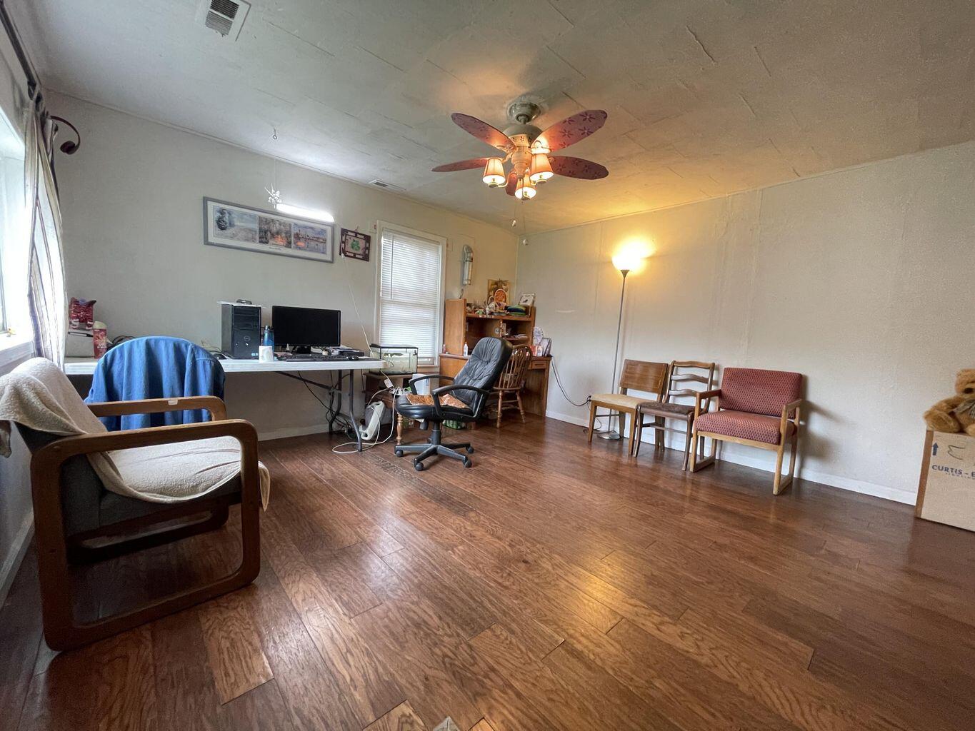 3211 West Madison Street Property Photo 4