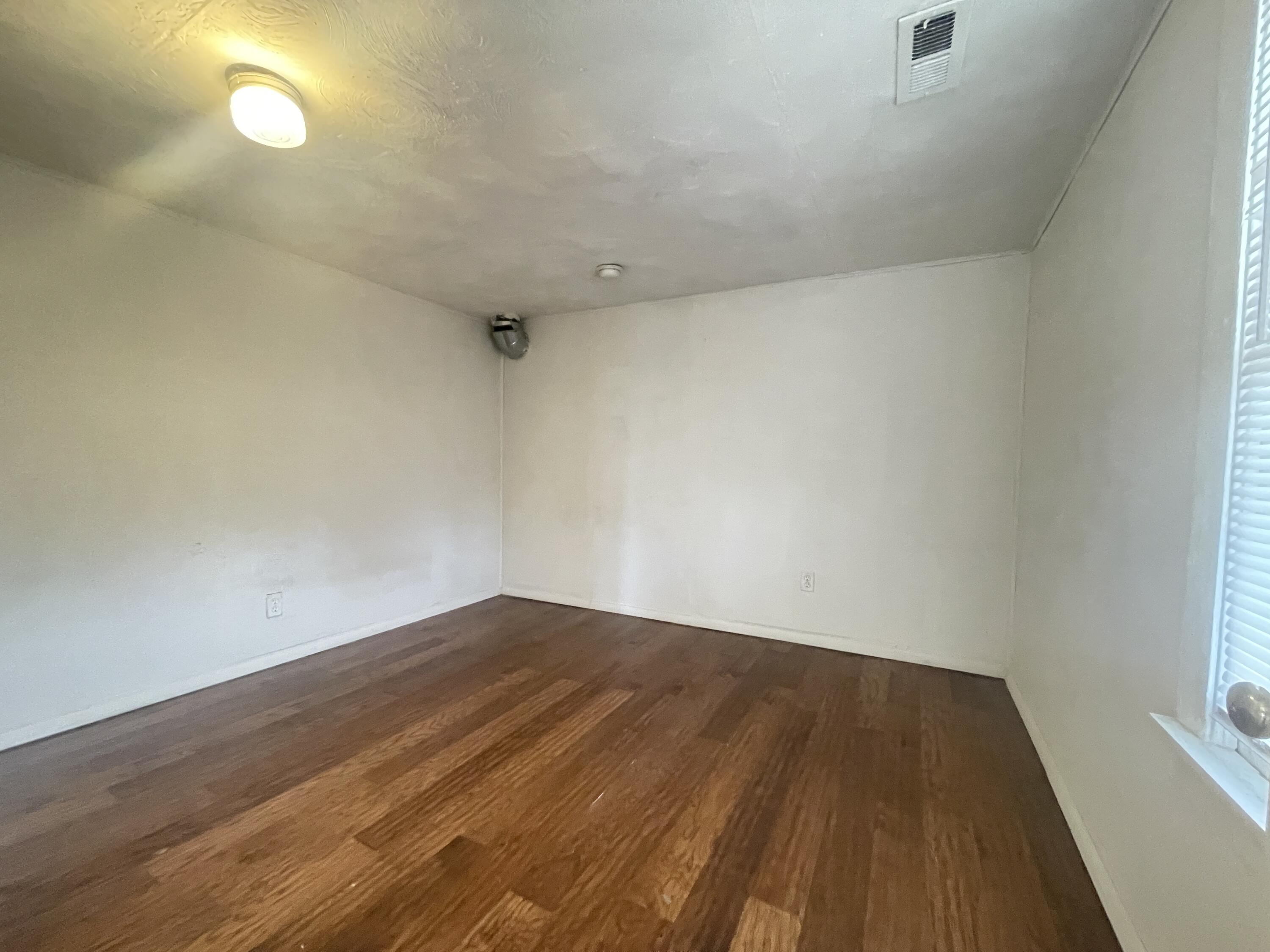 3211 West Madison Street Property Photo 8