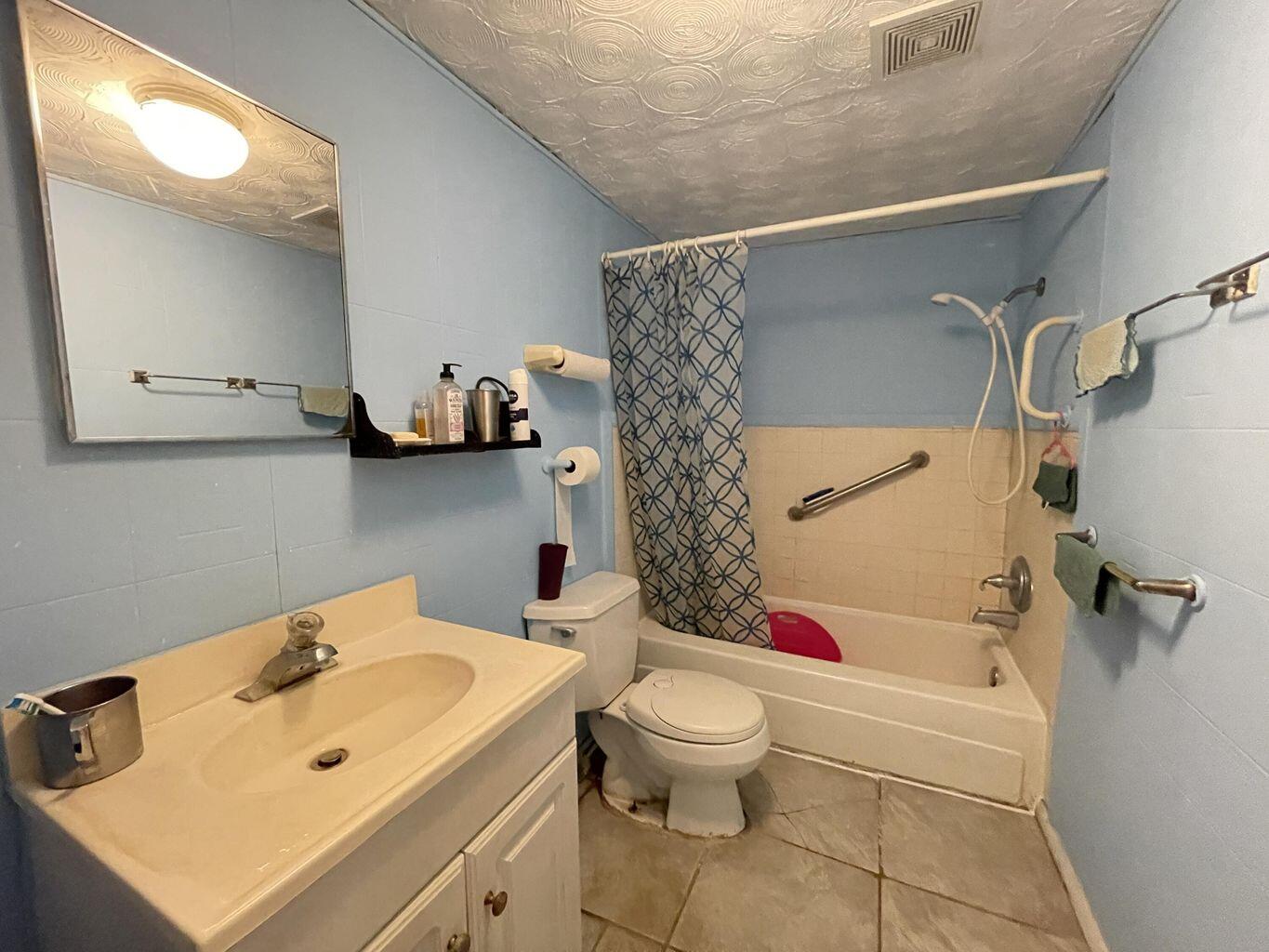 3211 West Madison Street Property Photo 9