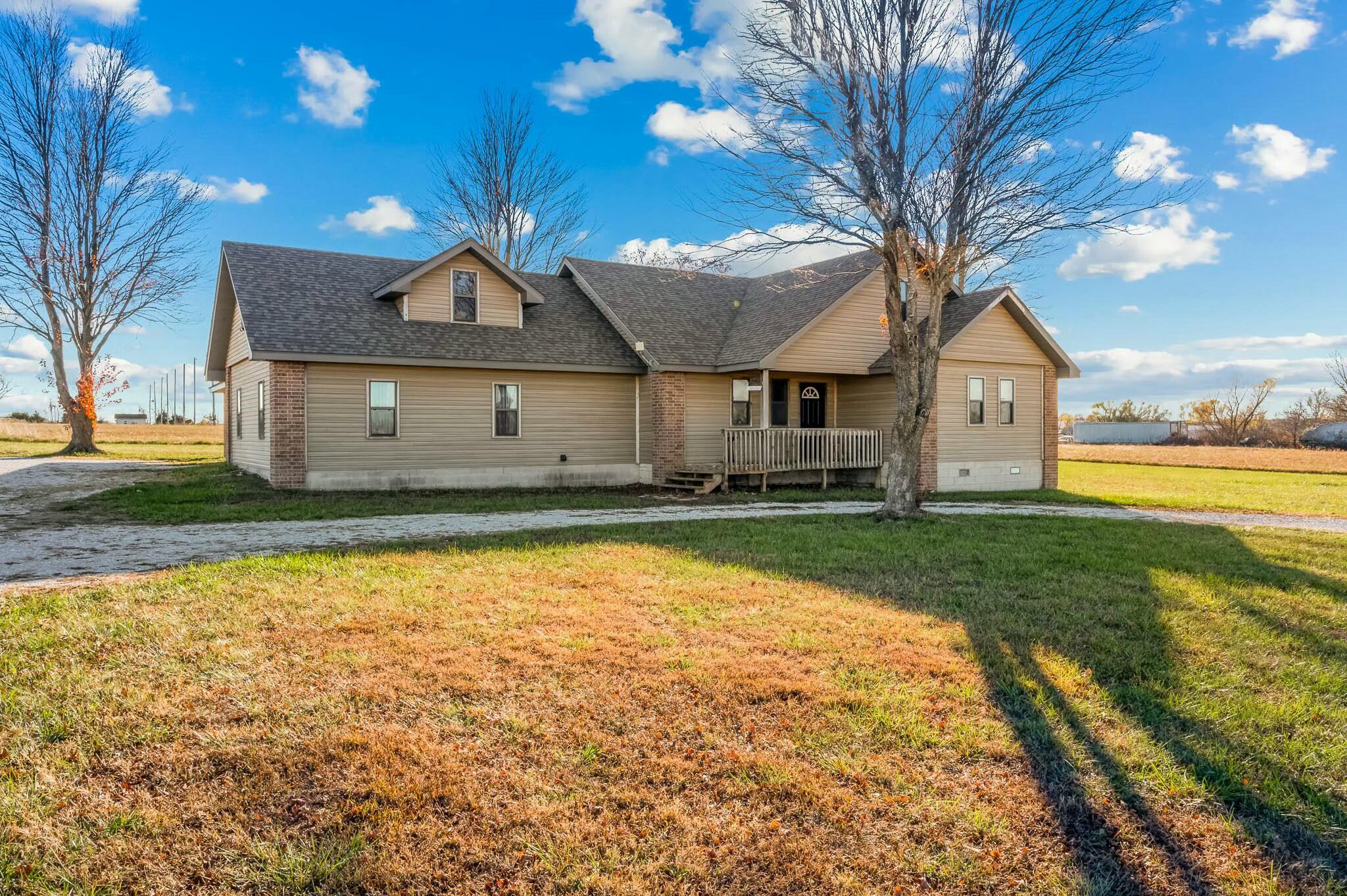 1338 Highway U Property Photo 4