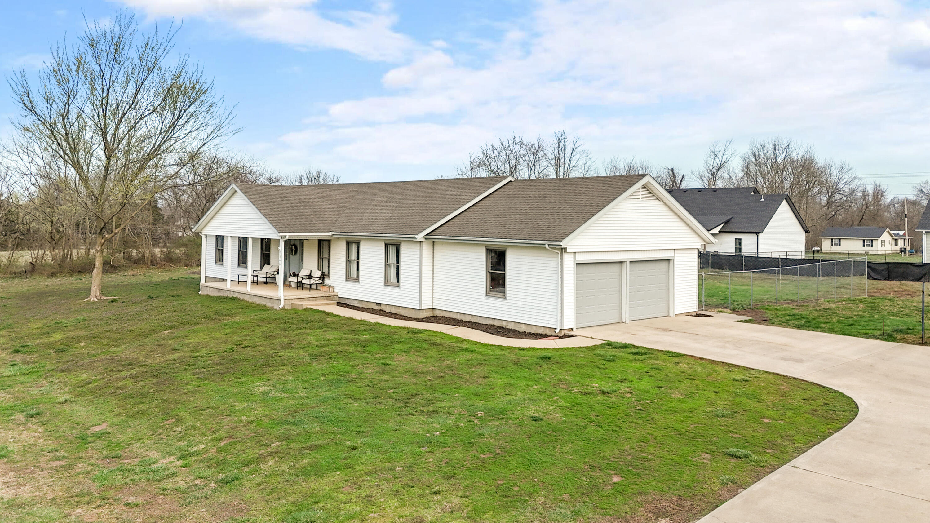 7940 Locust Street Property Photo 4