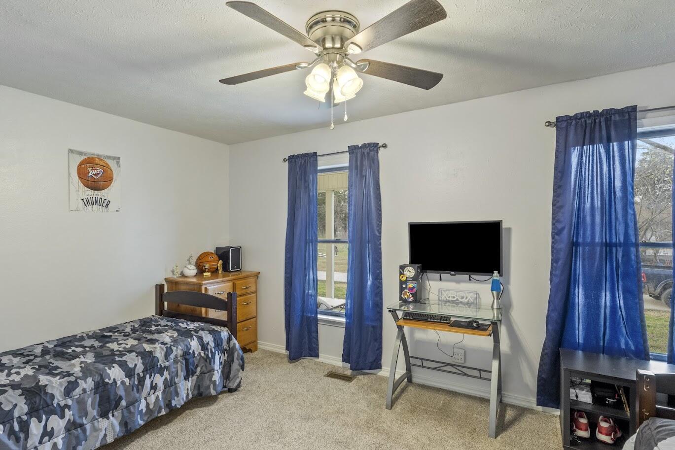 7940 Locust Street Property Photo 23