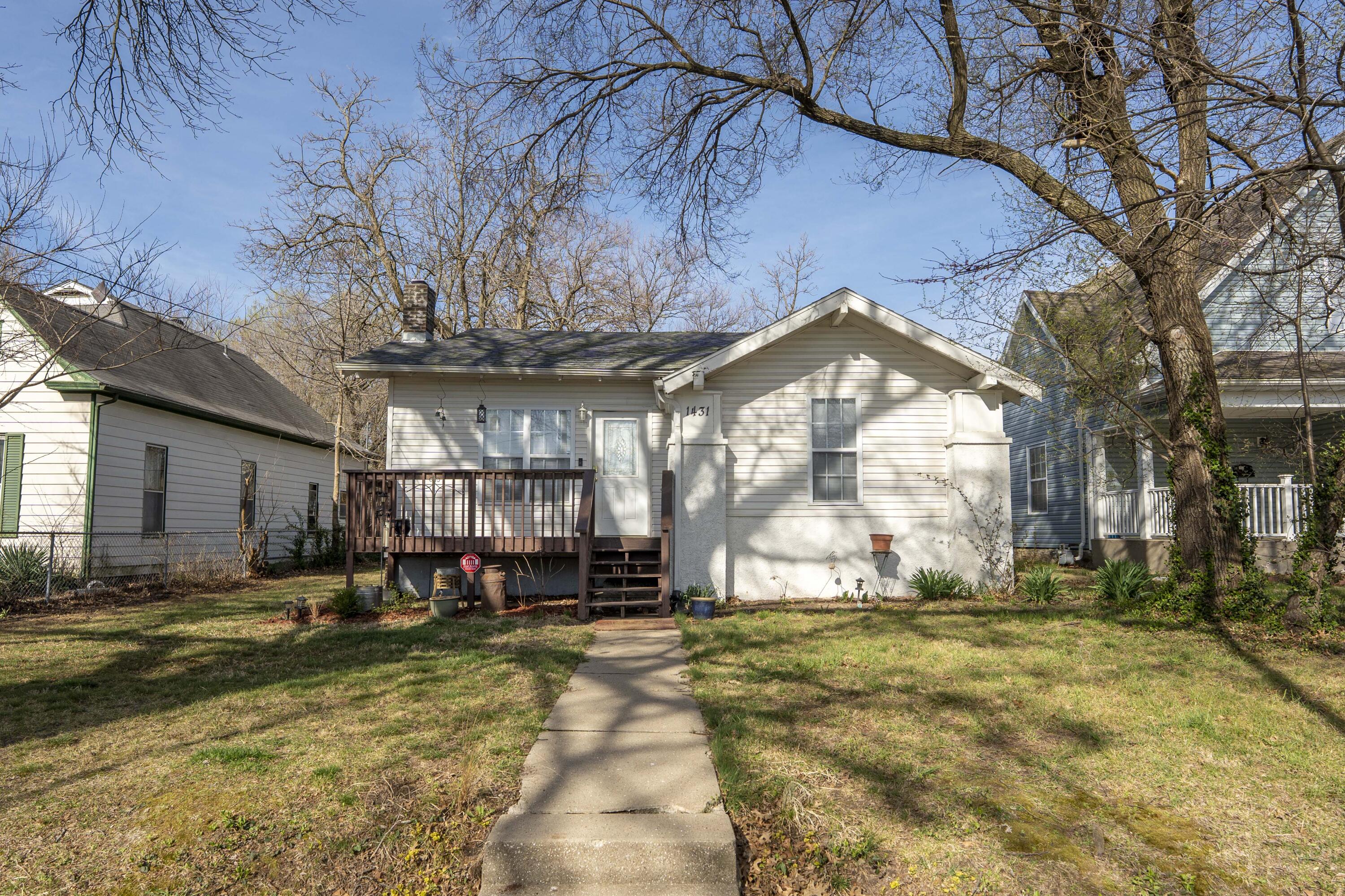 1431 North Broadway Property Photo