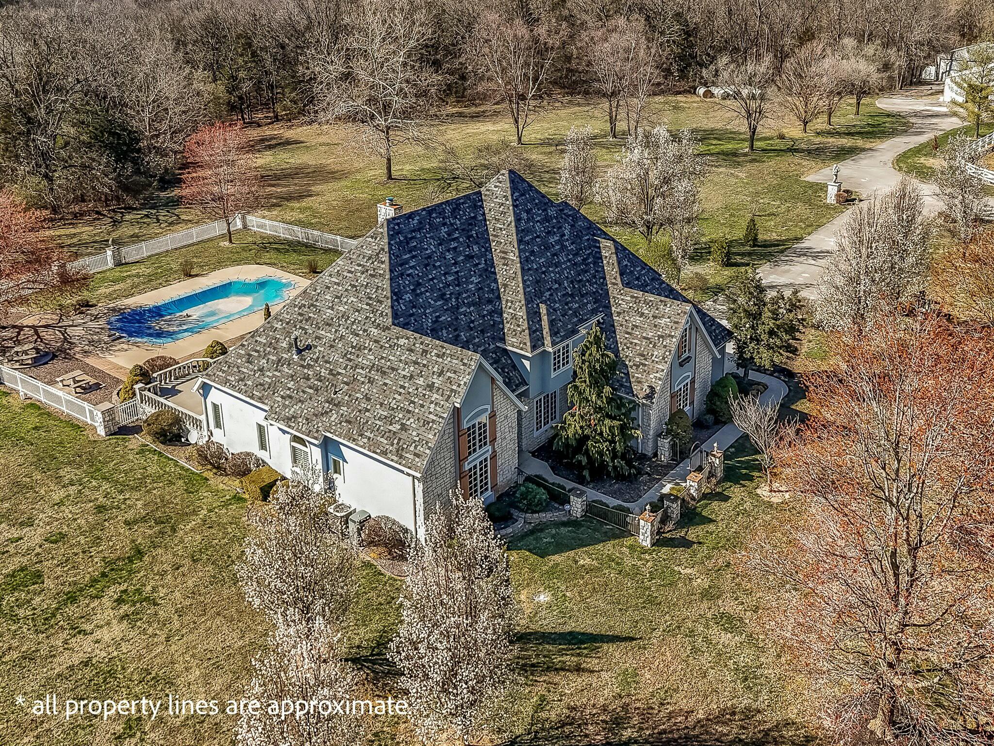 9041 North Country Manor Lane Property Photo