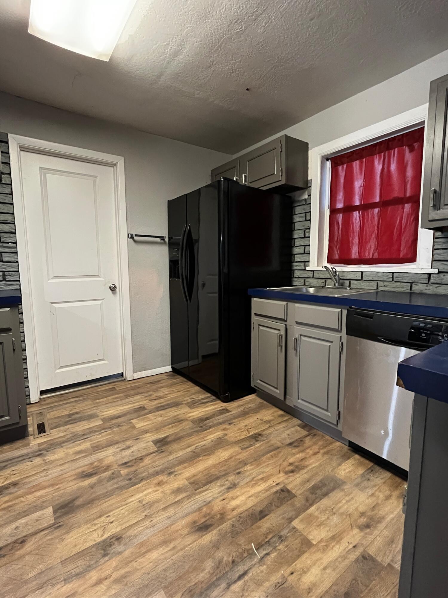 112 South Western Avenue Property Photo 6