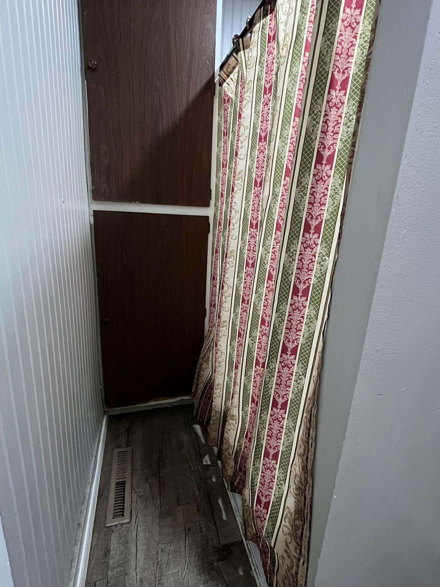 112 South Western Avenue Property Photo 9