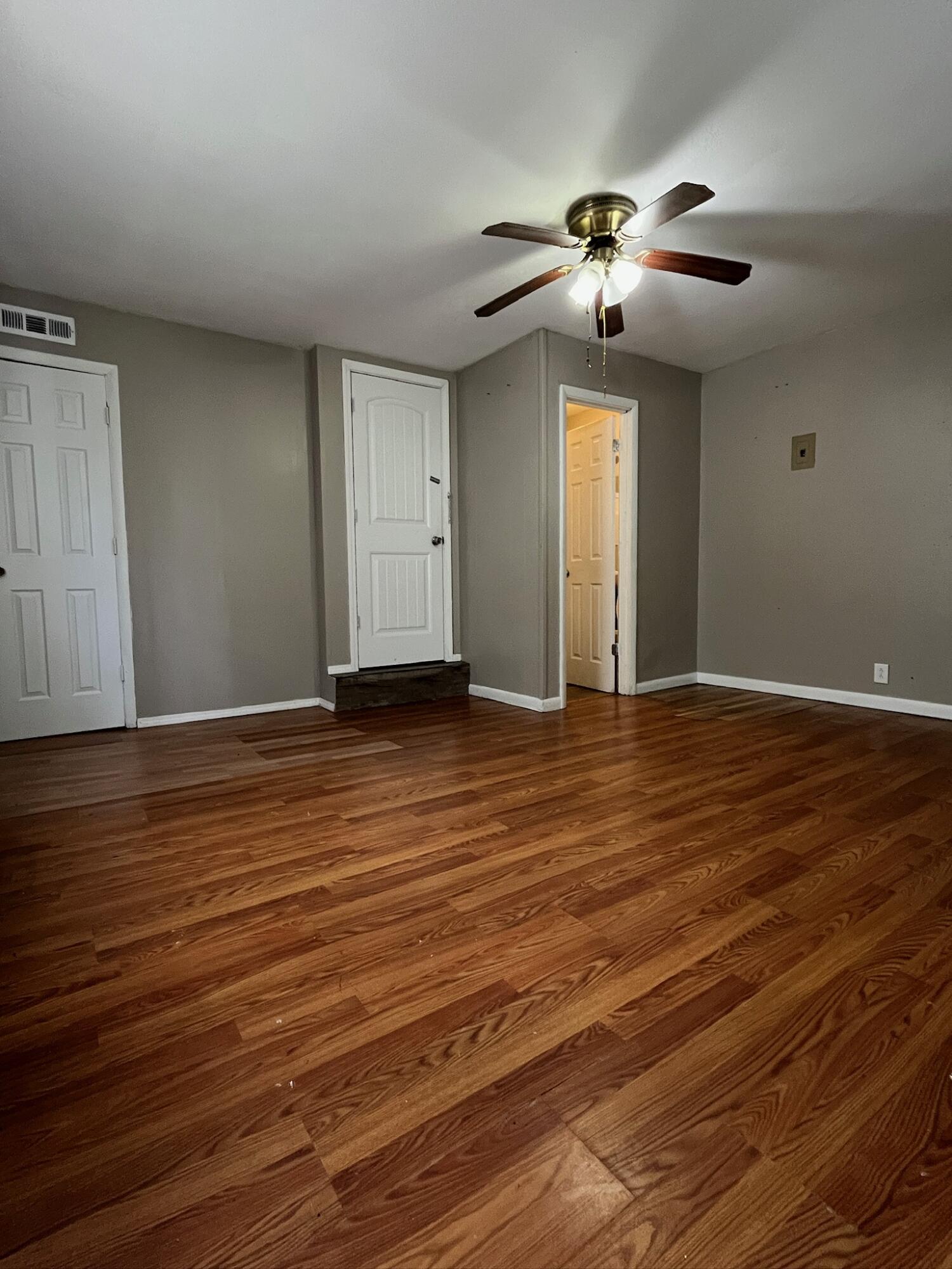 112 South Western Avenue Property Photo 11