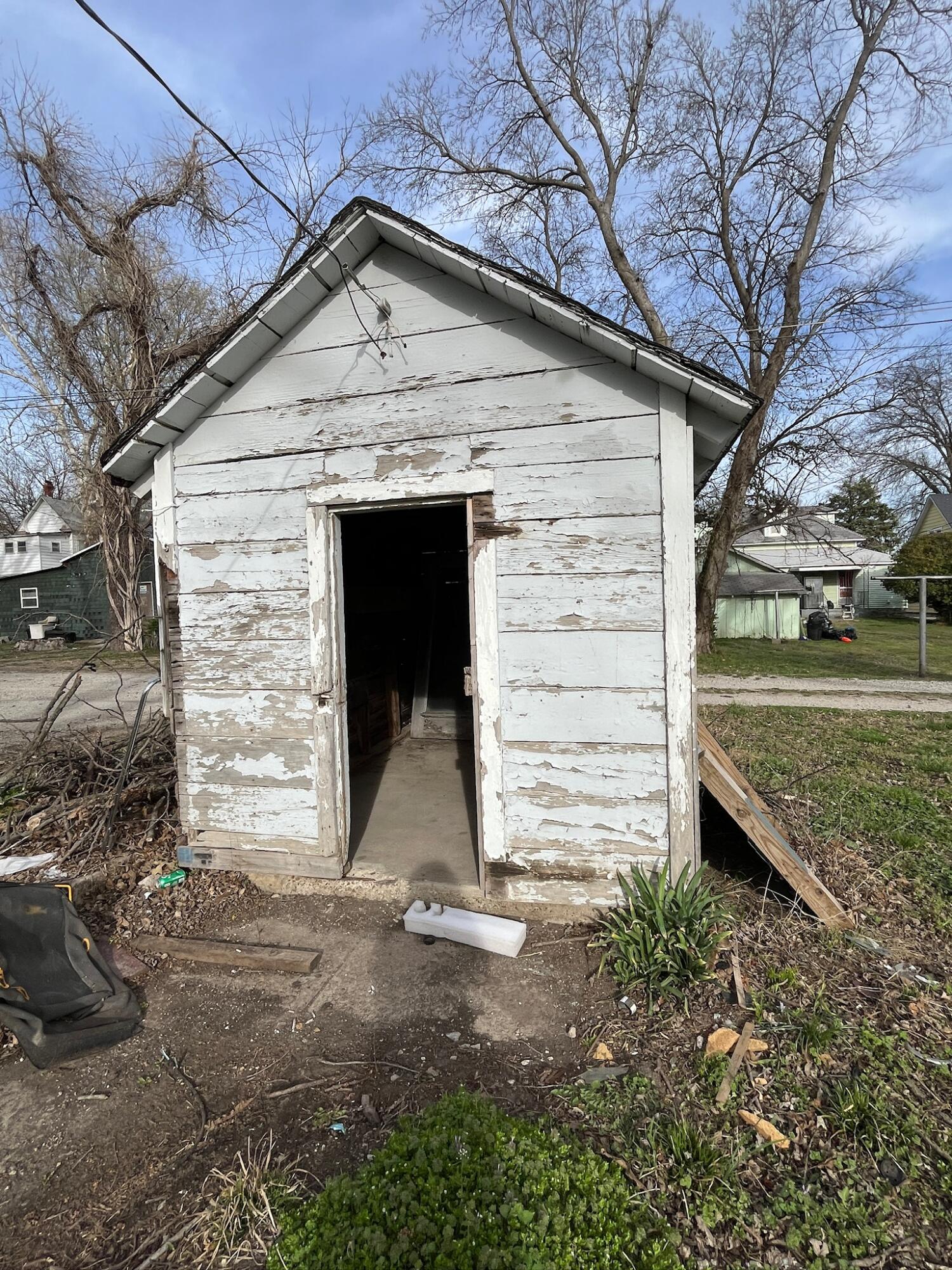 112 South Western Avenue Property Photo 17