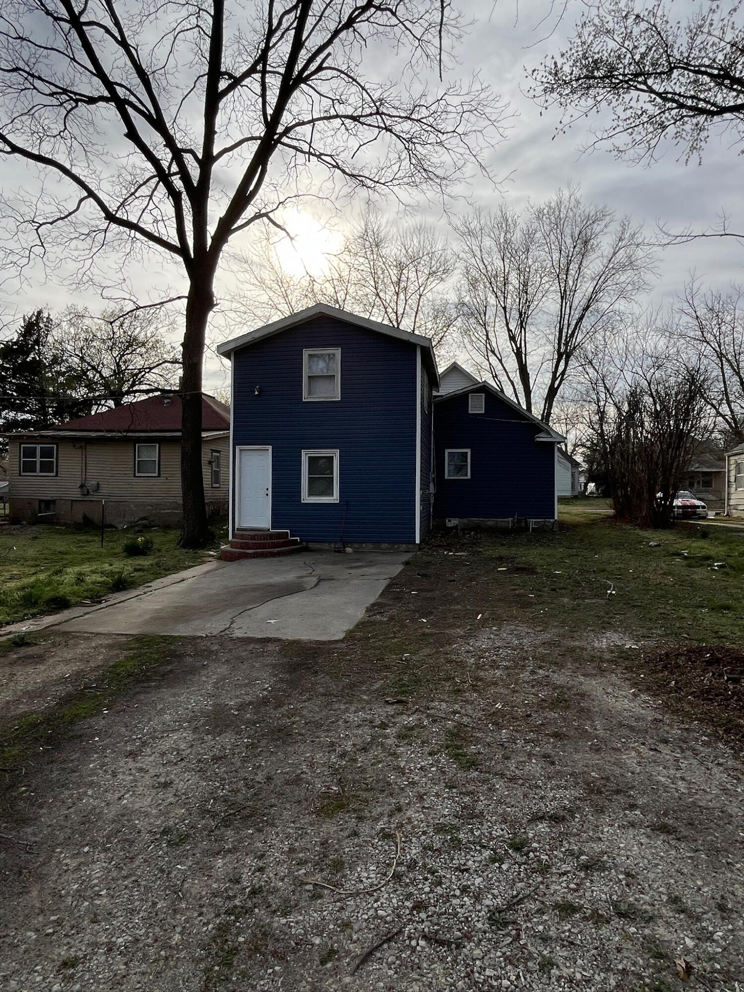 112 South Western Avenue Property Photo 18
