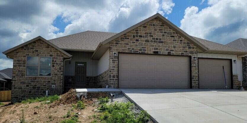 658 West Pinewood Street Property Photo