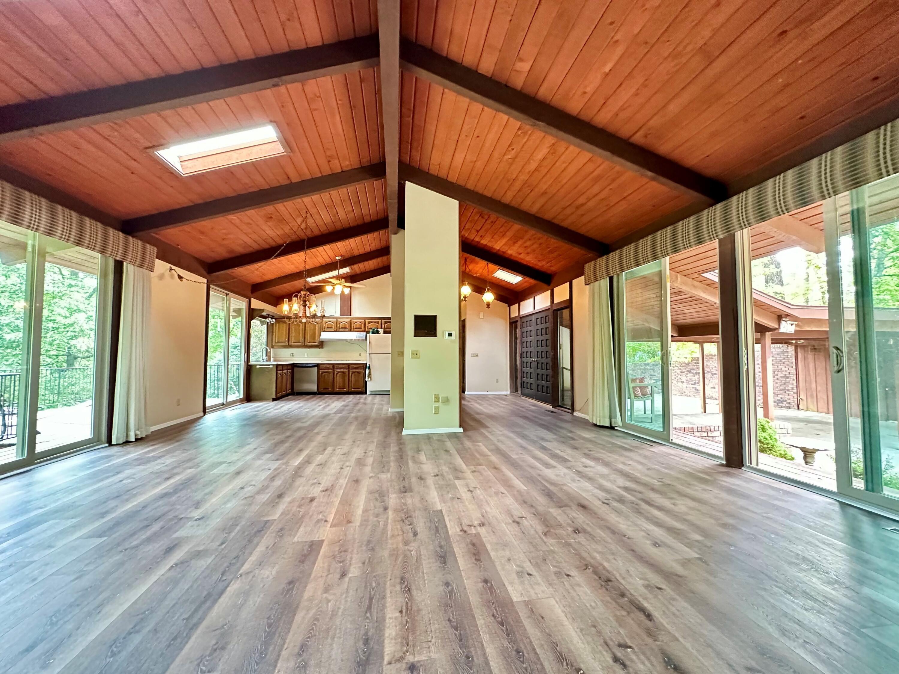 21866 Oak Ridge Drive Property Photo 13
