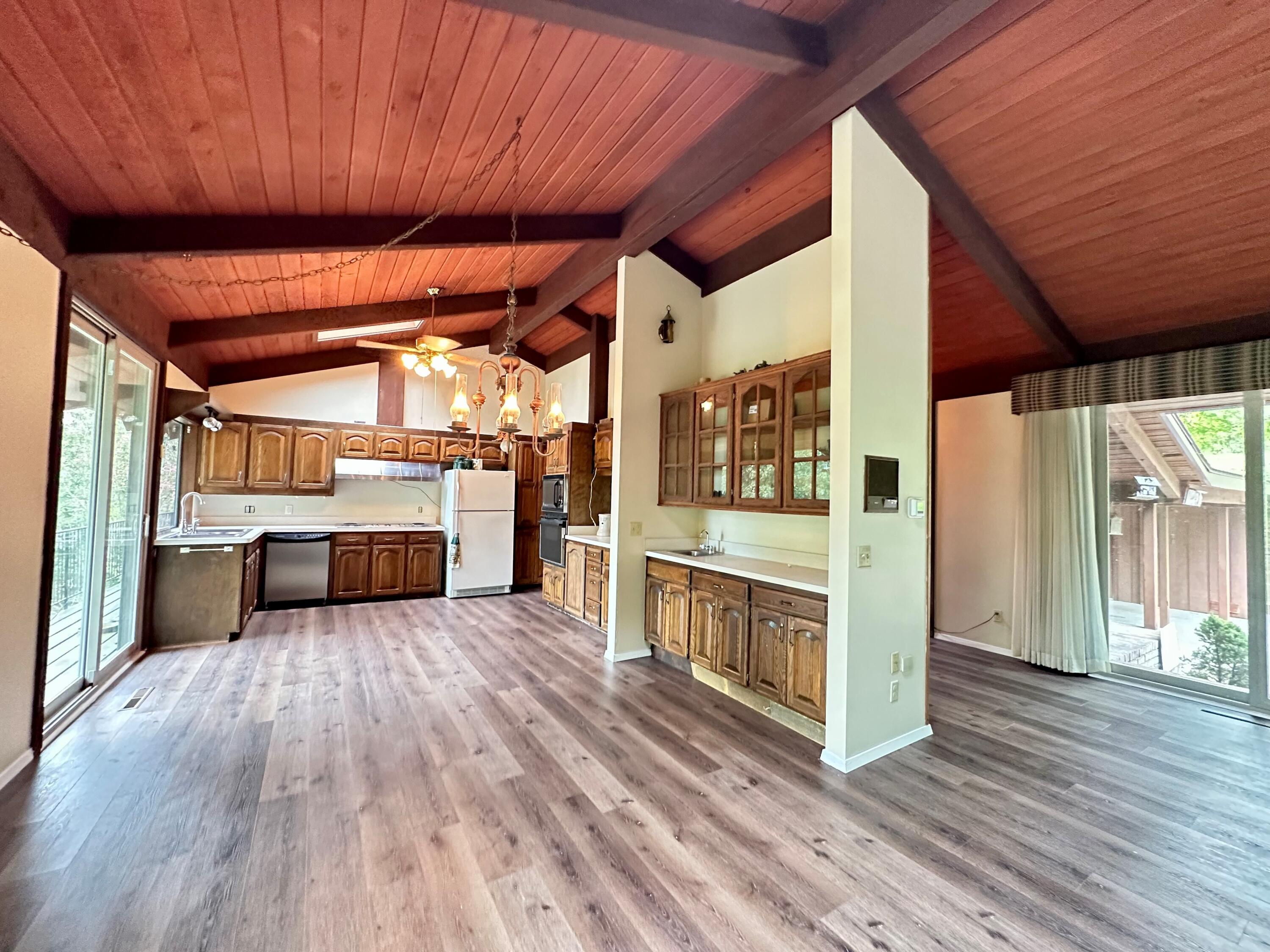 21866 Oak Ridge Drive Property Photo 14