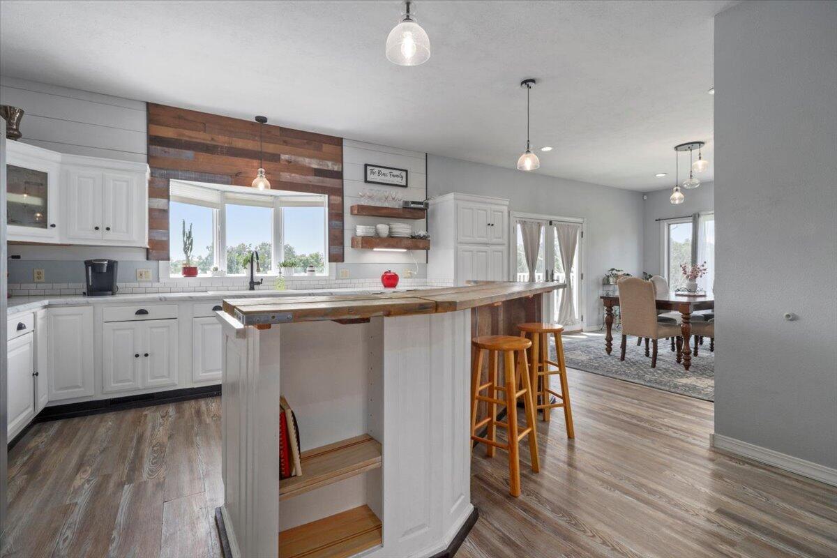 947-c Highway Ad Property Photo 13