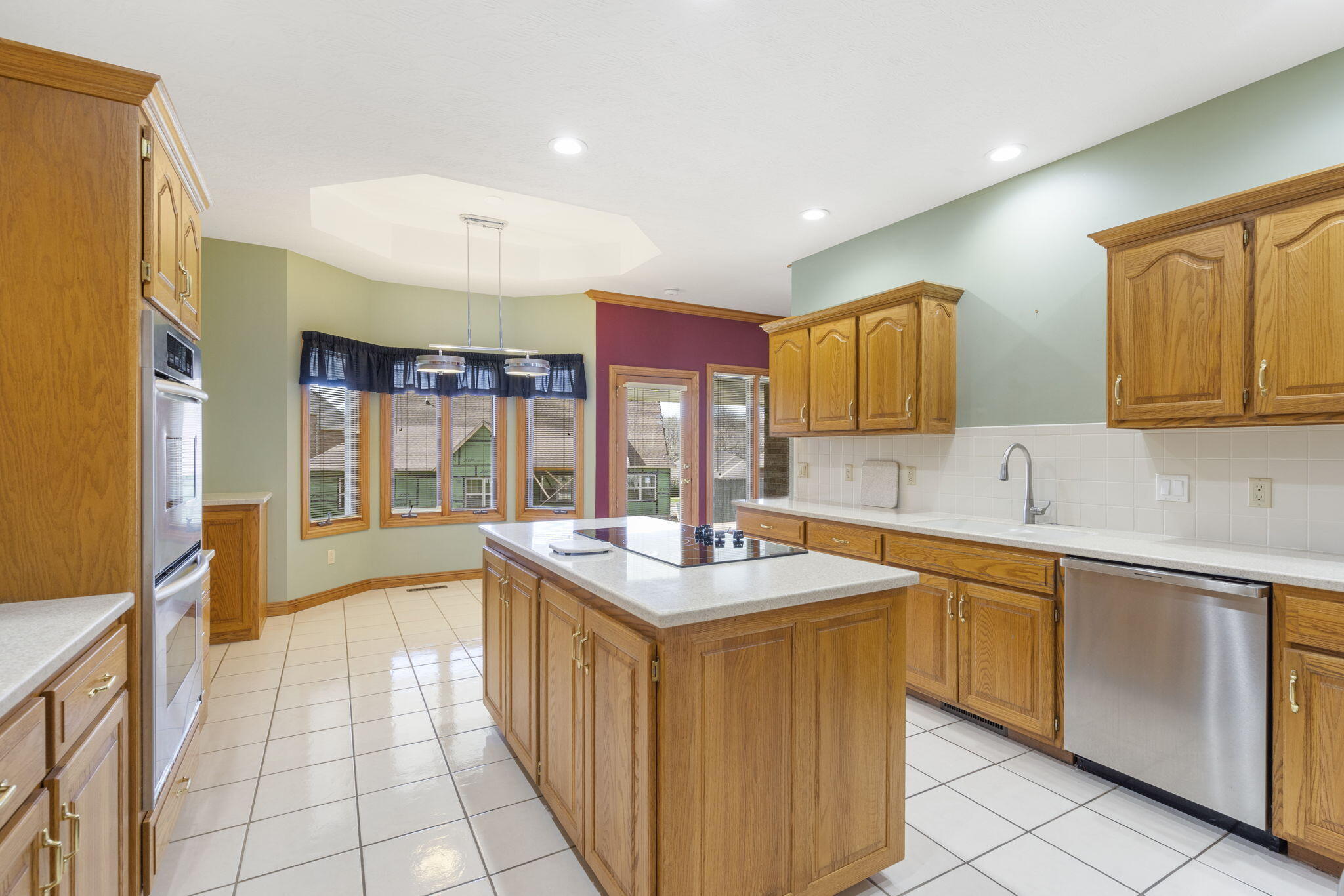3261 South Ridgewood Court Property Photo 9