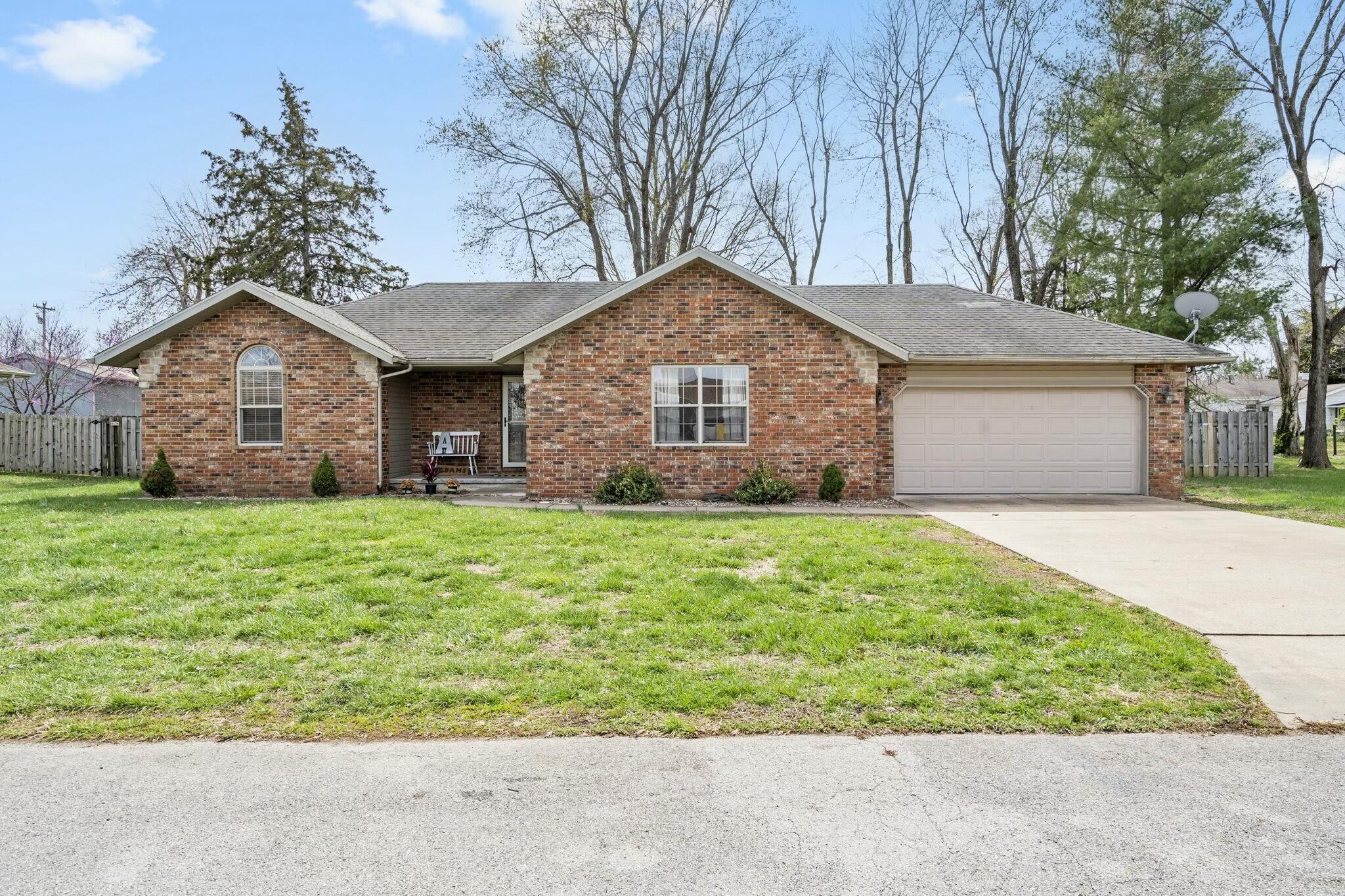 204 Bradley Court Property Photo 1