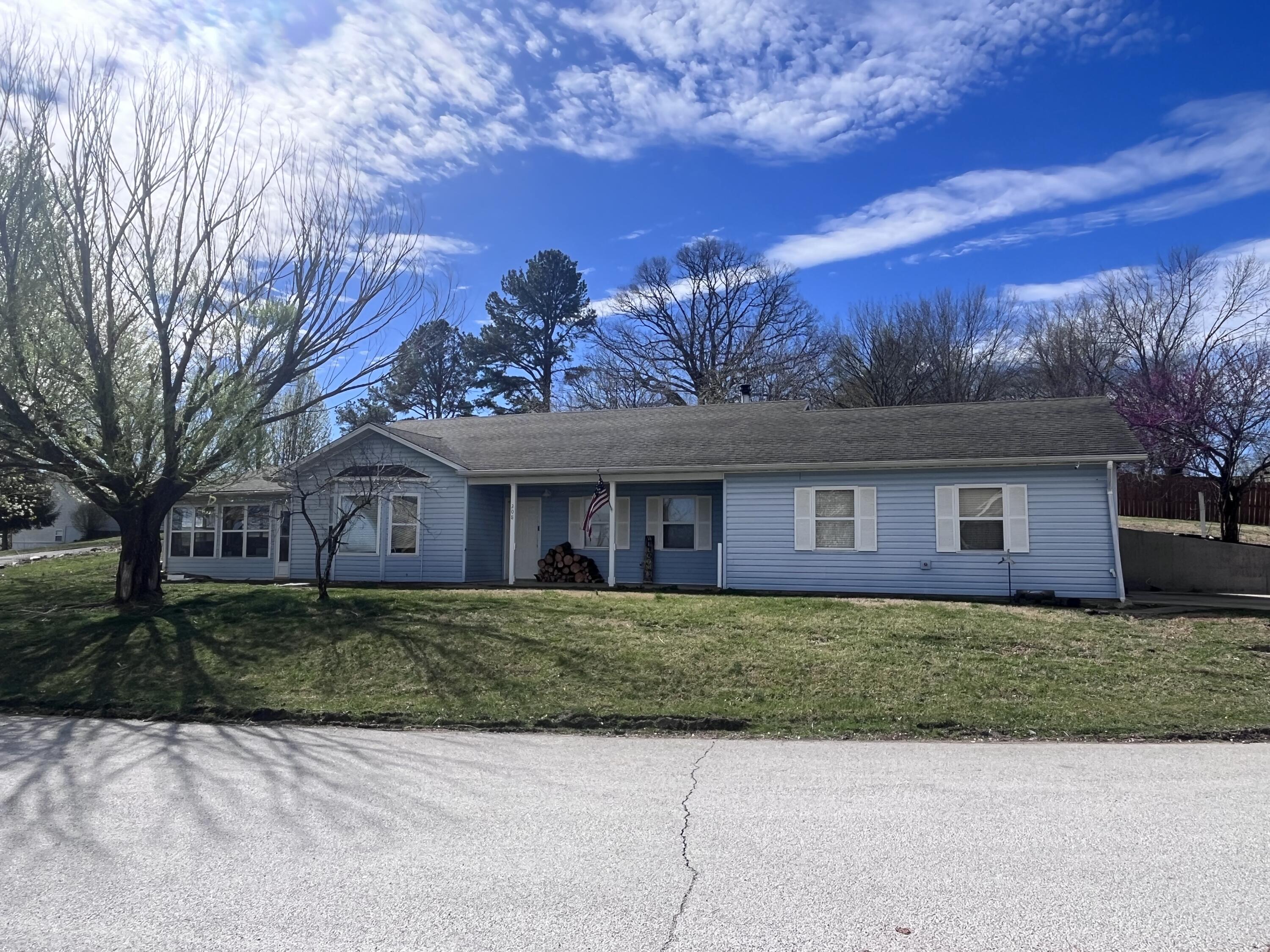 208 North Julie Avenue Property Photo