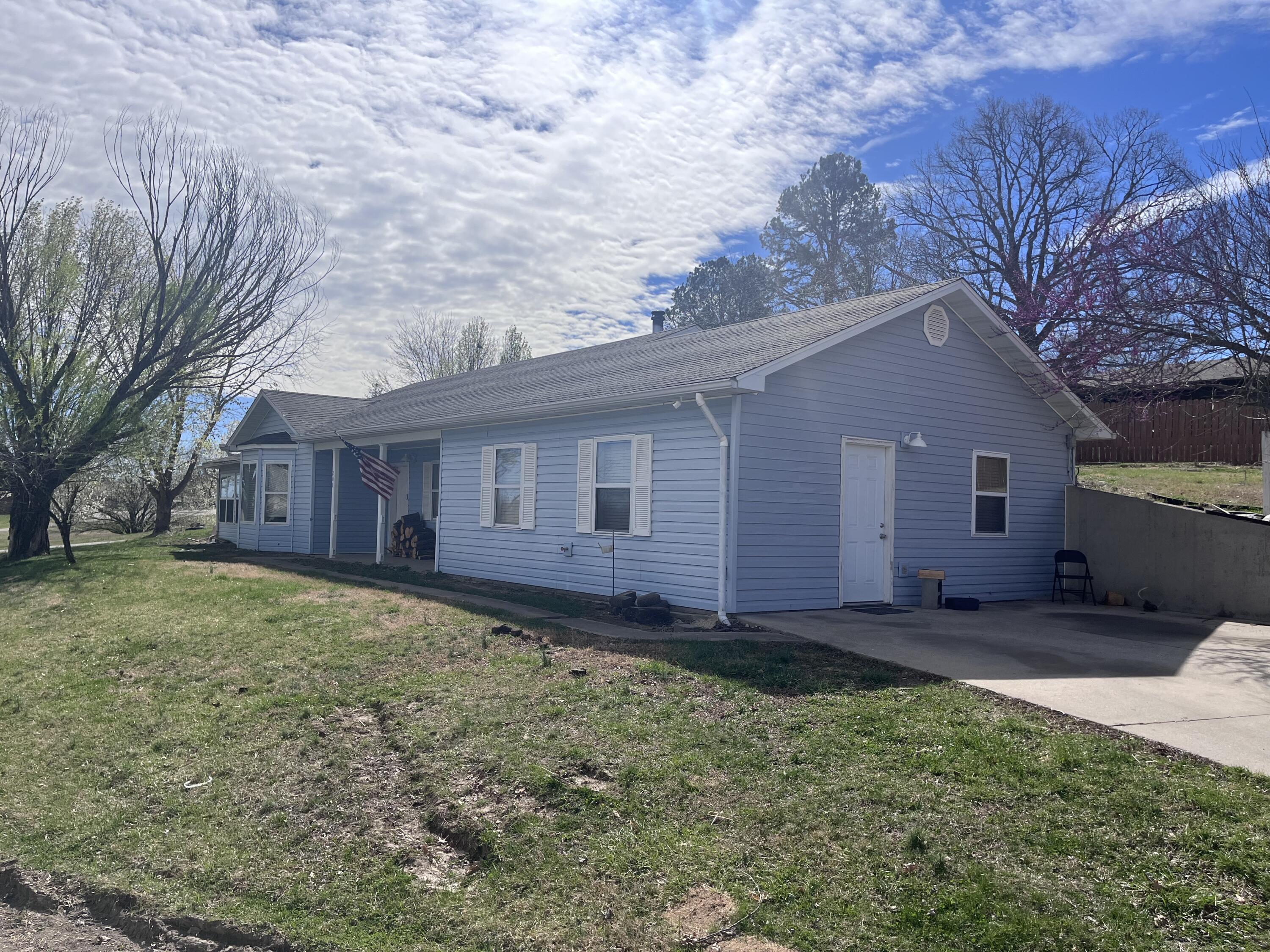 208 North Julie Avenue Property Photo 4