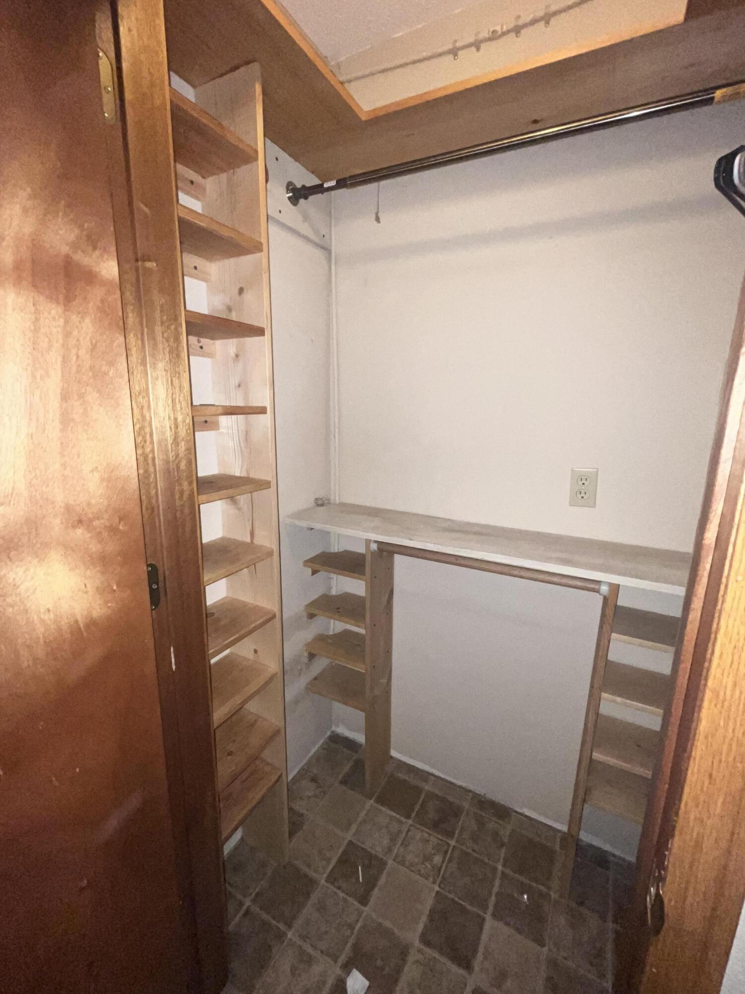 208 North Julie Avenue Property Photo 35