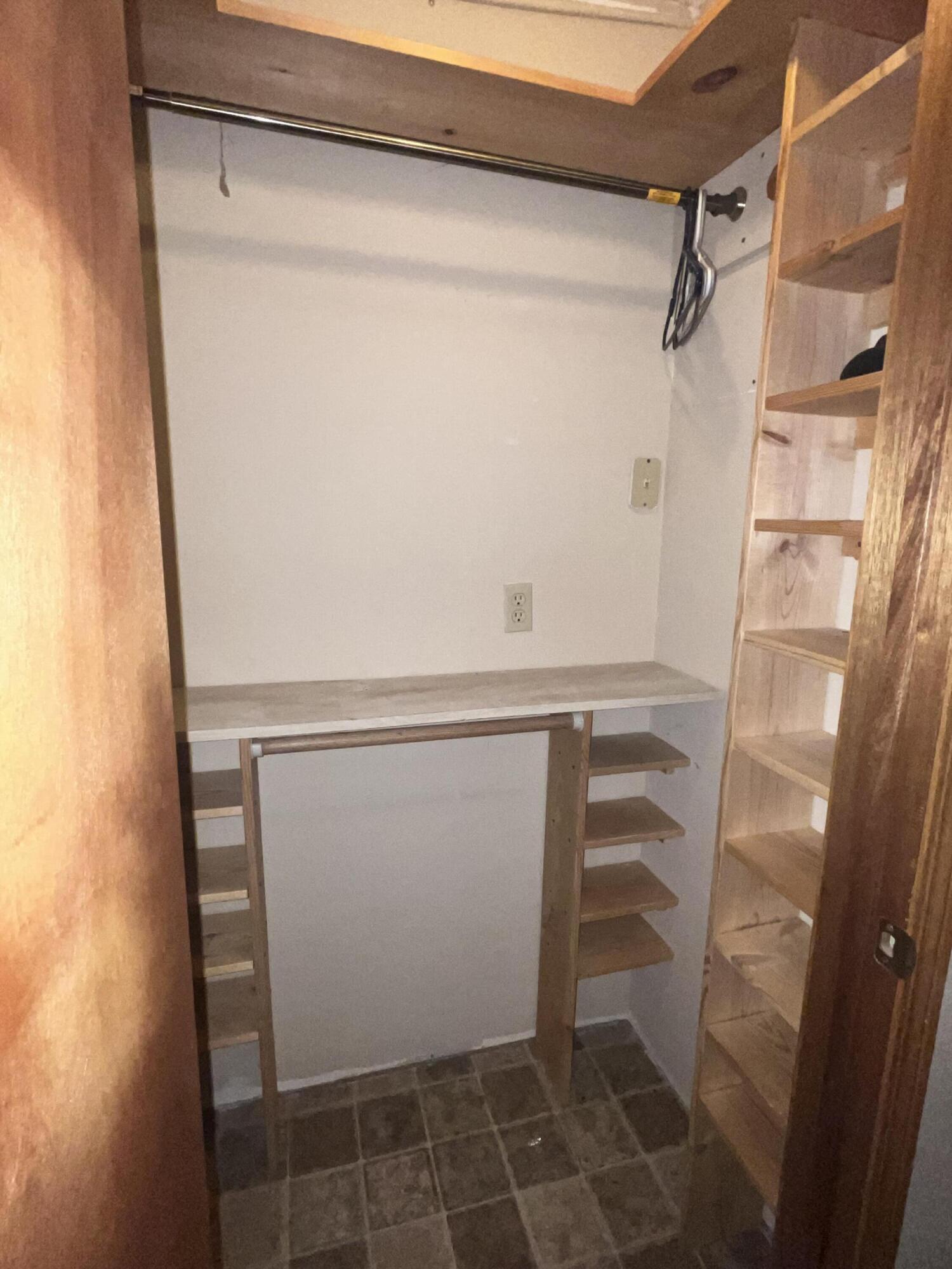 208 North Julie Avenue Property Photo 36