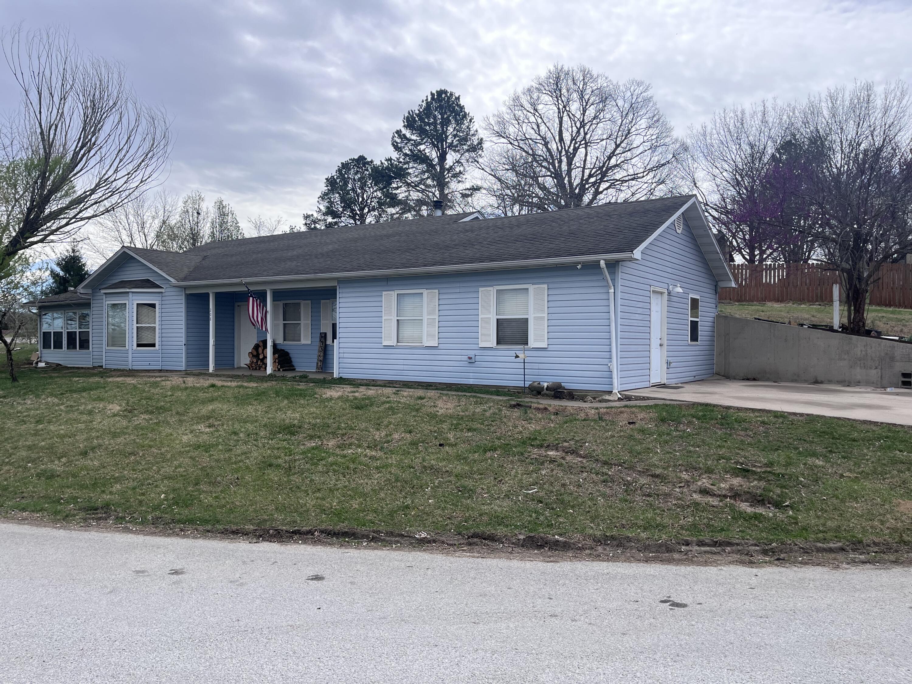 208 North Julie Avenue Property Photo 61