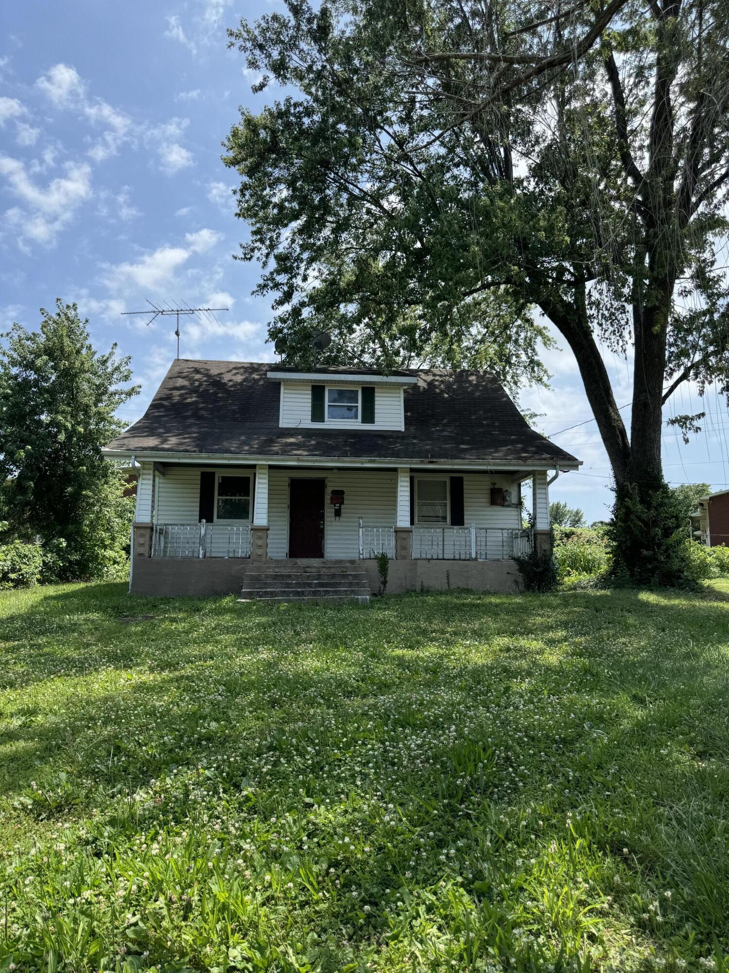2542 West High Street Property Photo 1