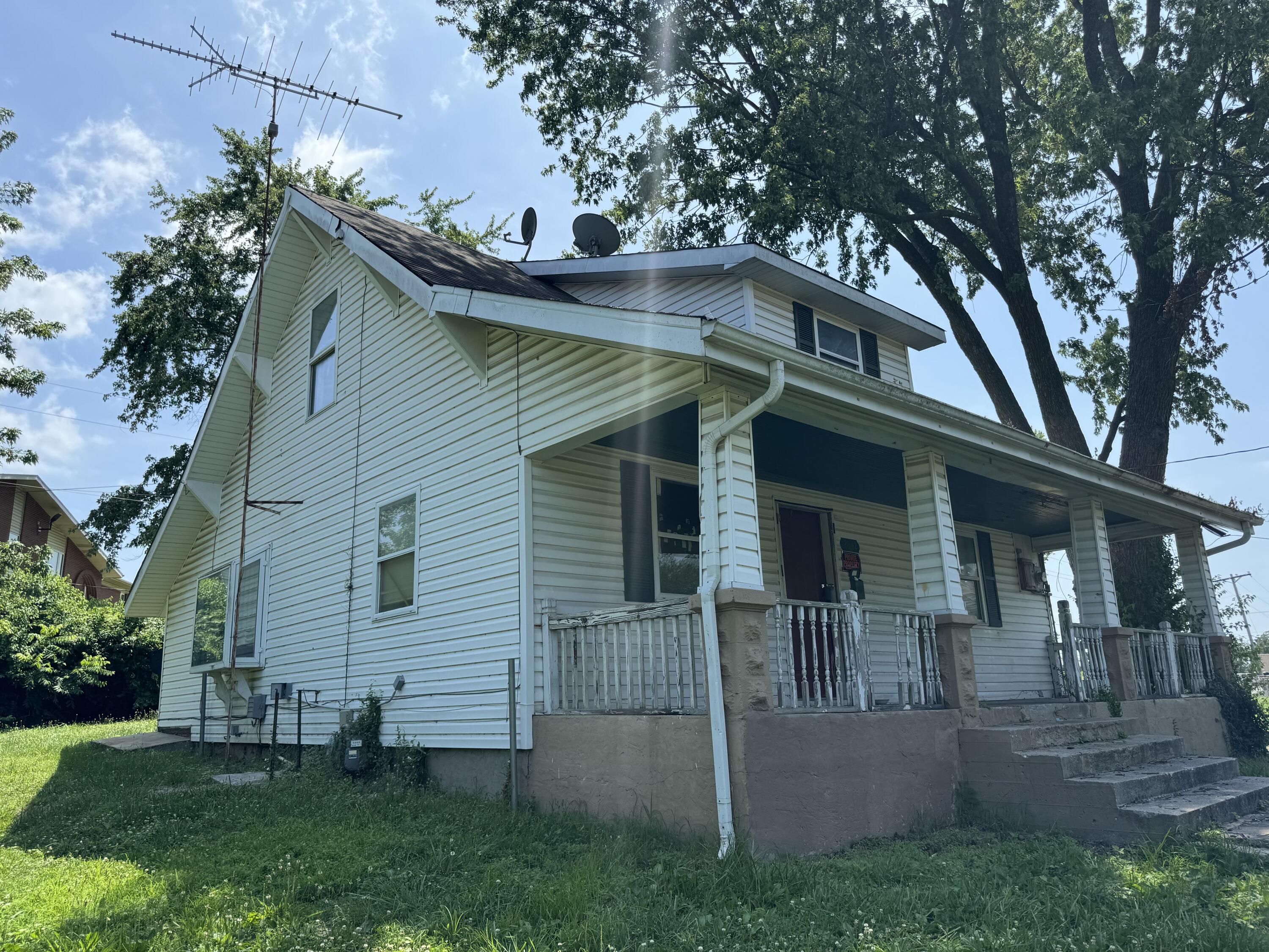 2542 West High Street Property Photo 3