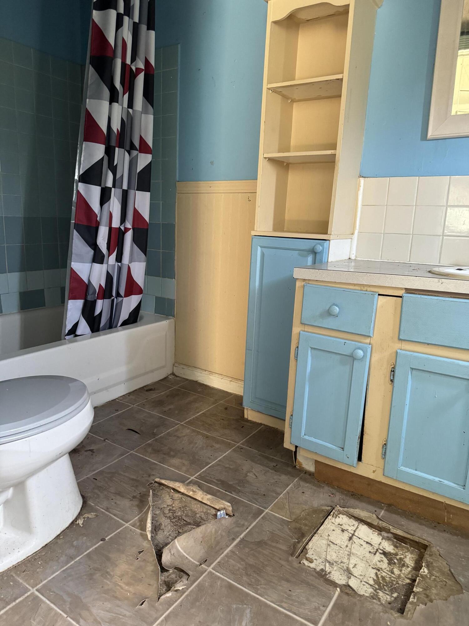 2542 West High Street Property Photo 7