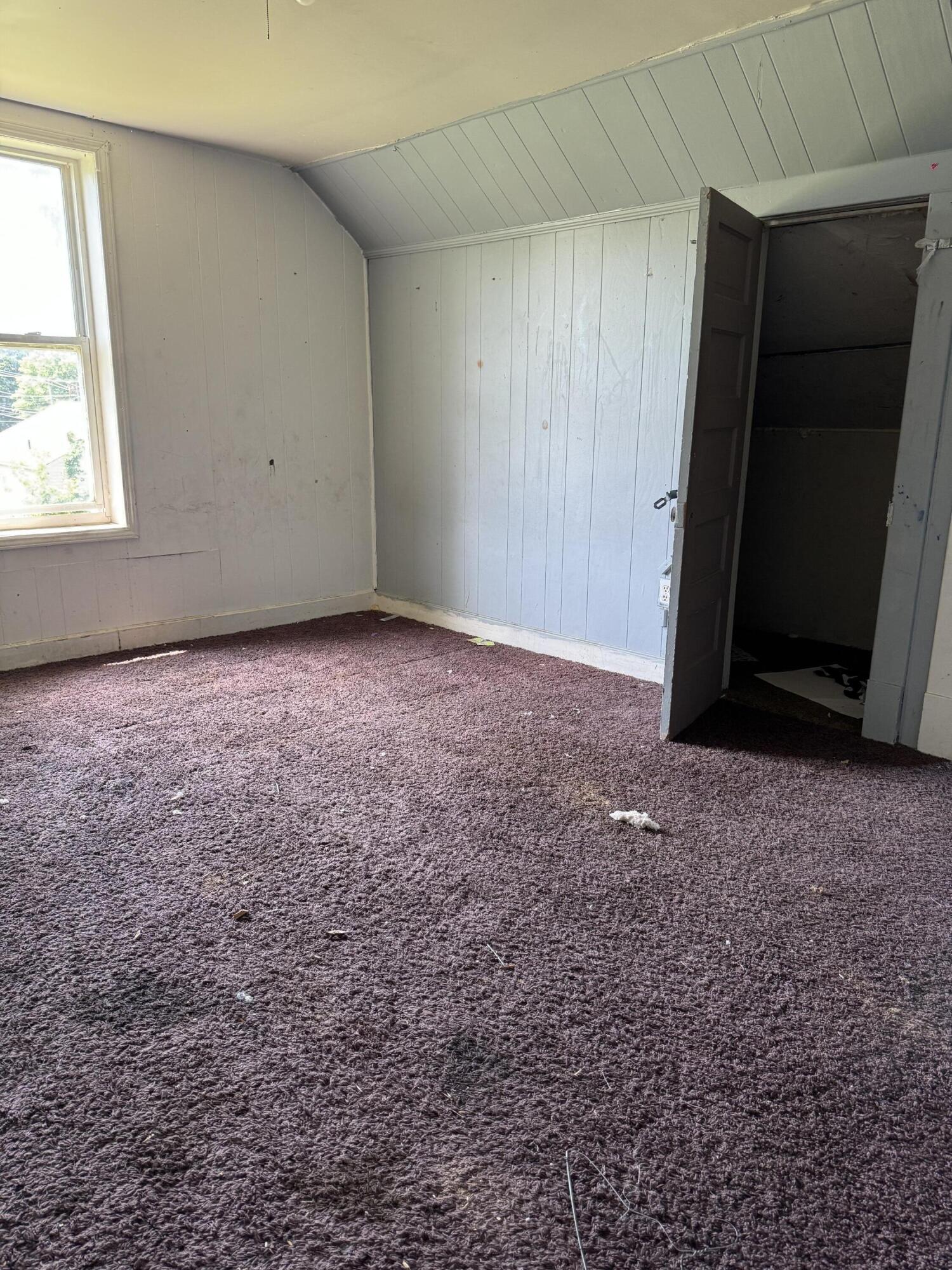 2542 West High Street Property Photo 10