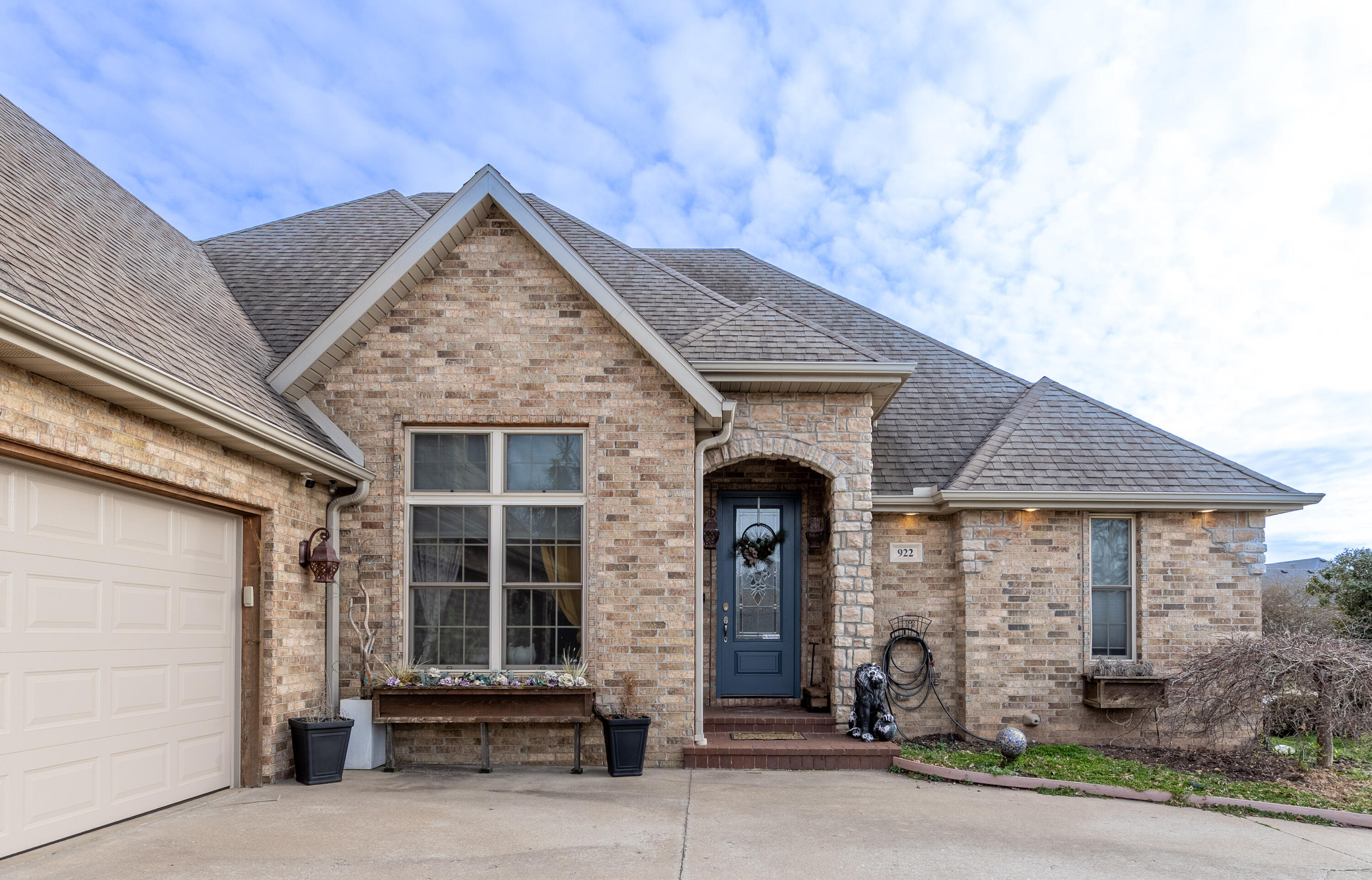 922 East Ozark Jubilee Drive Property Photo 3