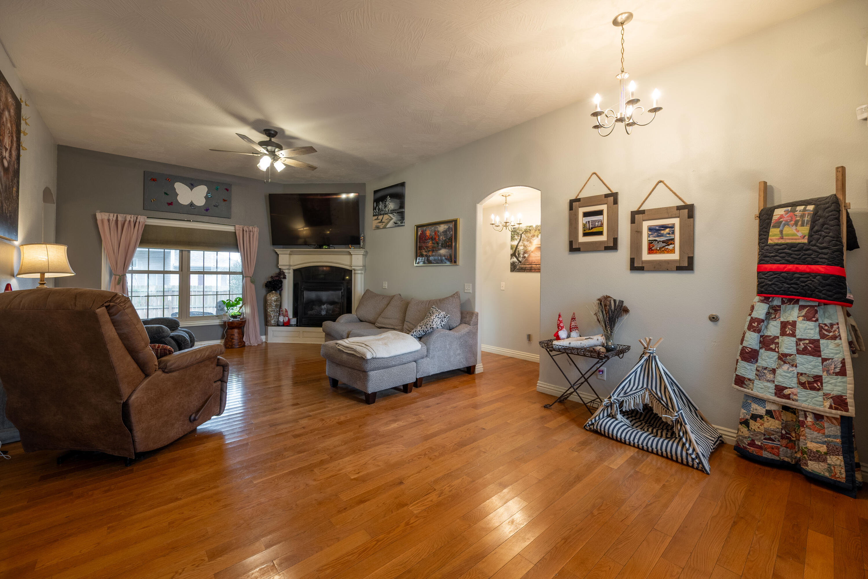 922 East Ozark Jubilee Drive Property Photo 4
