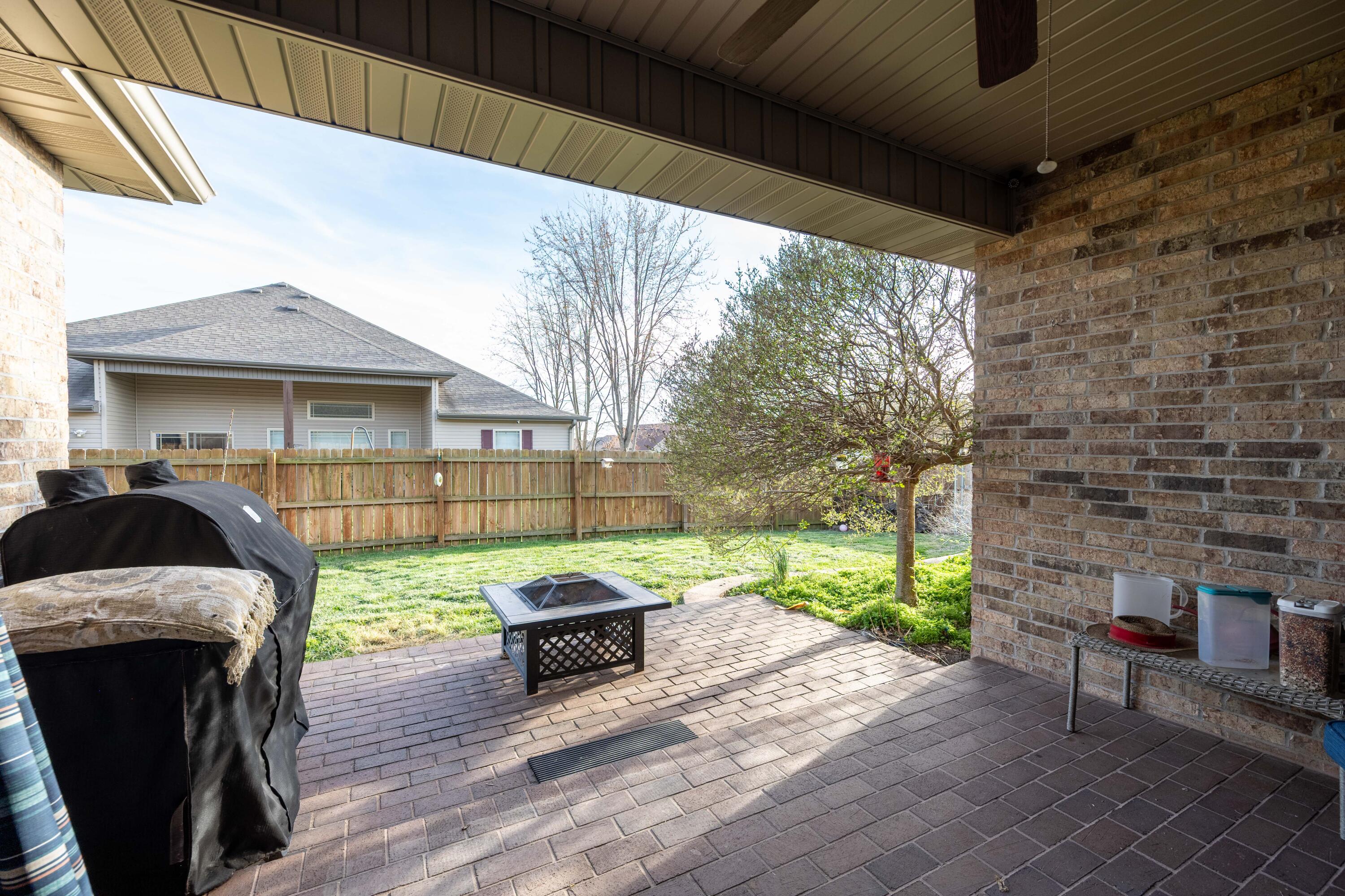 922 East Ozark Jubilee Drive Property Photo 32