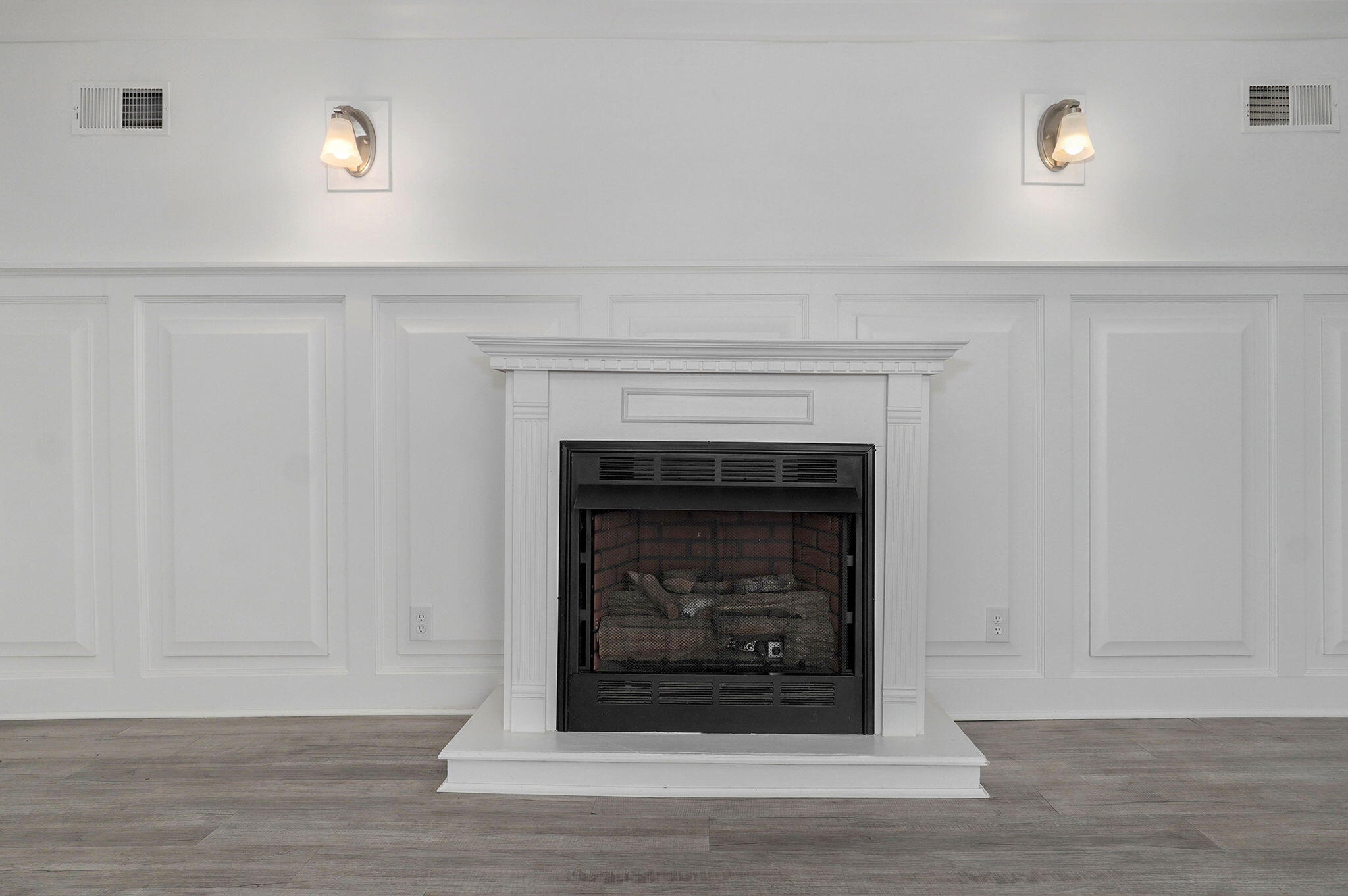 304 West 2nd Street Property Photo 7