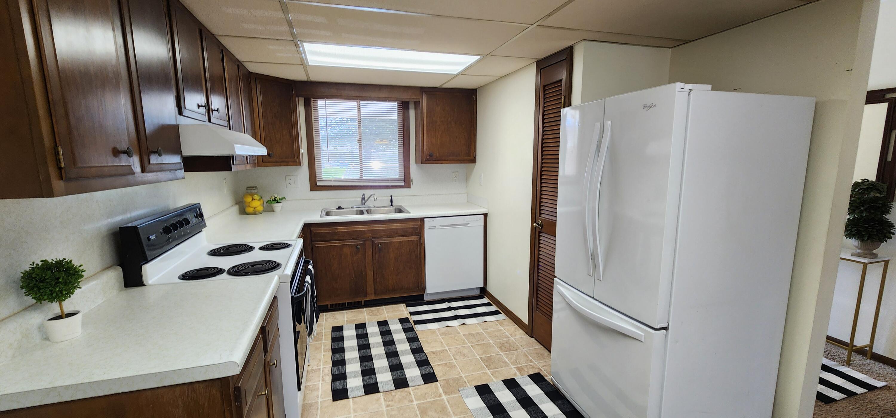 16 Magnolia Court Property Photo 7