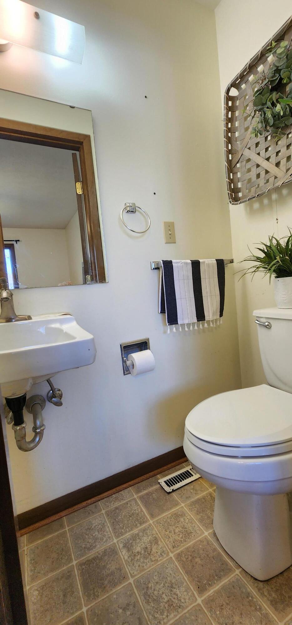 16 Magnolia Court Property Photo 14