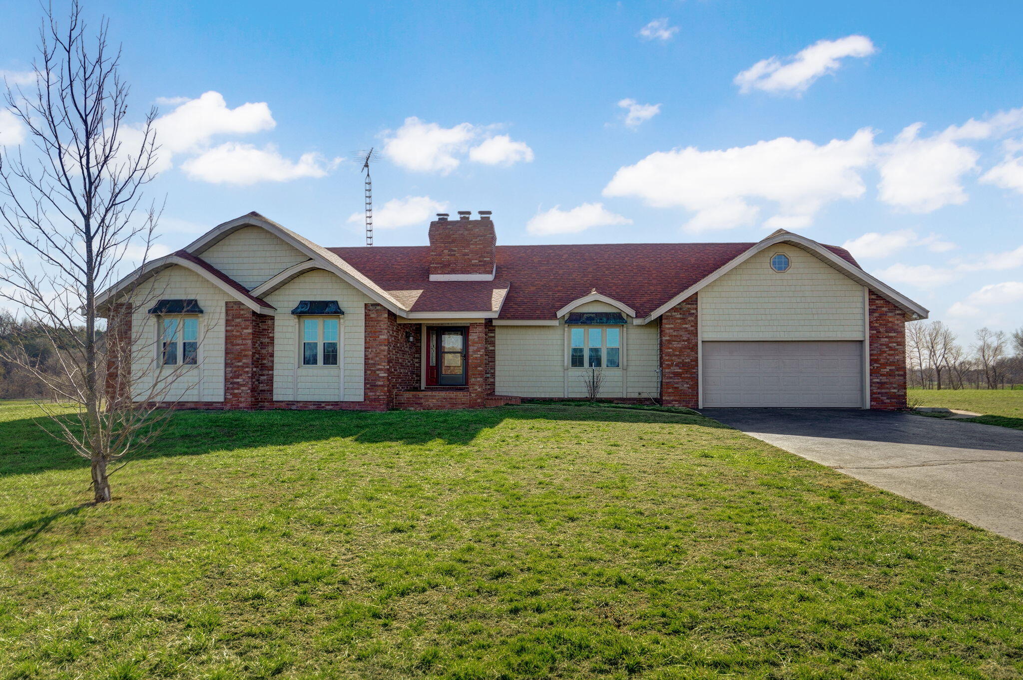 3374 Highway M Property Photo 1