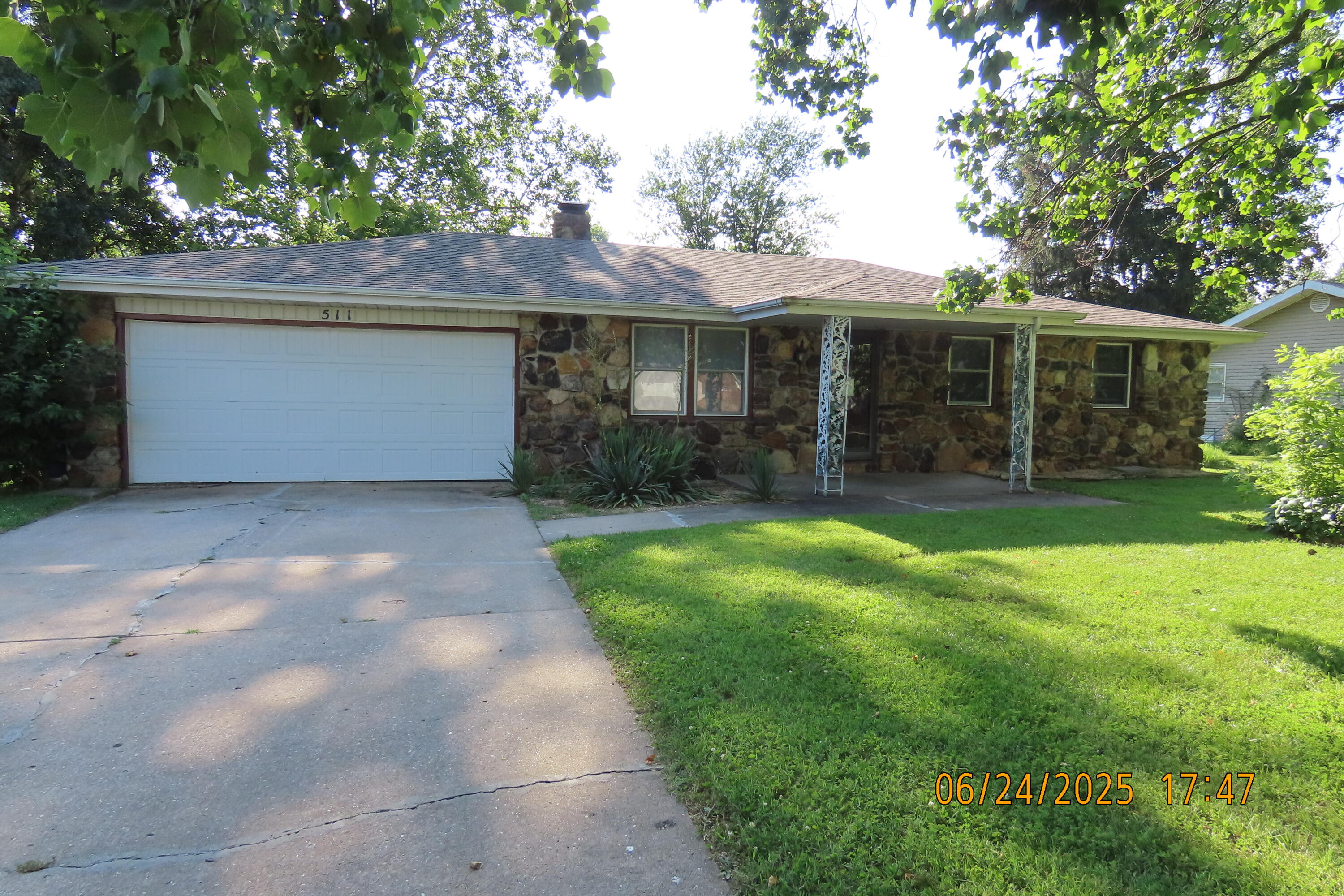 511 South Concordia Avenue Property Photo 1