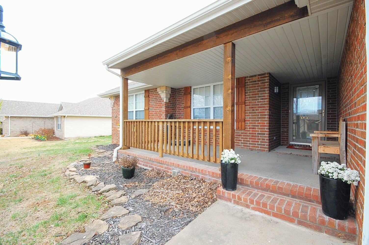704 Colby Street Property Photo 4