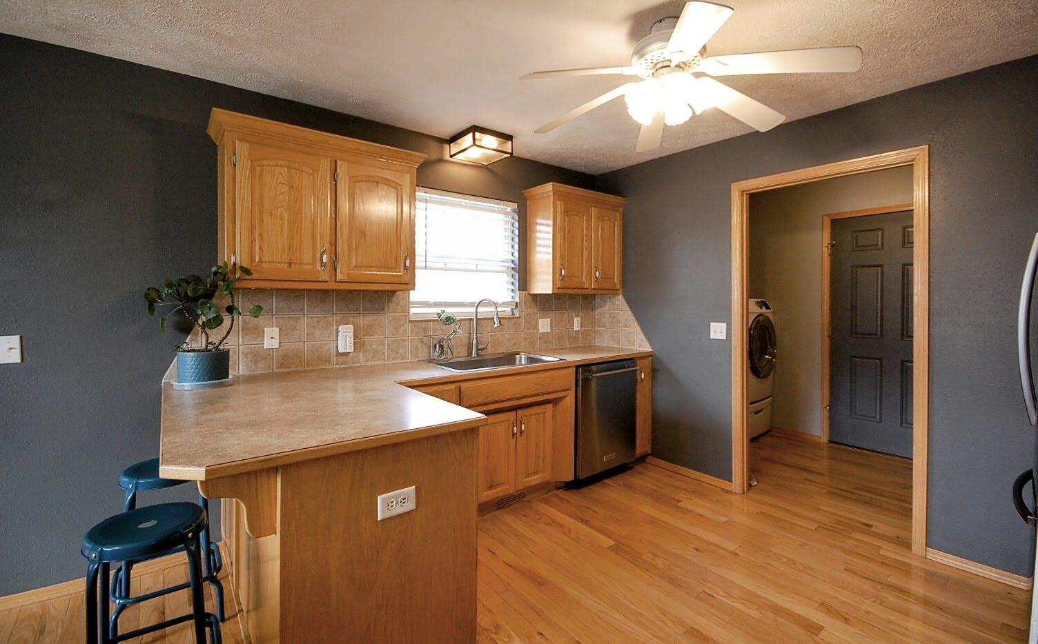 704 Colby Street Property Photo 10