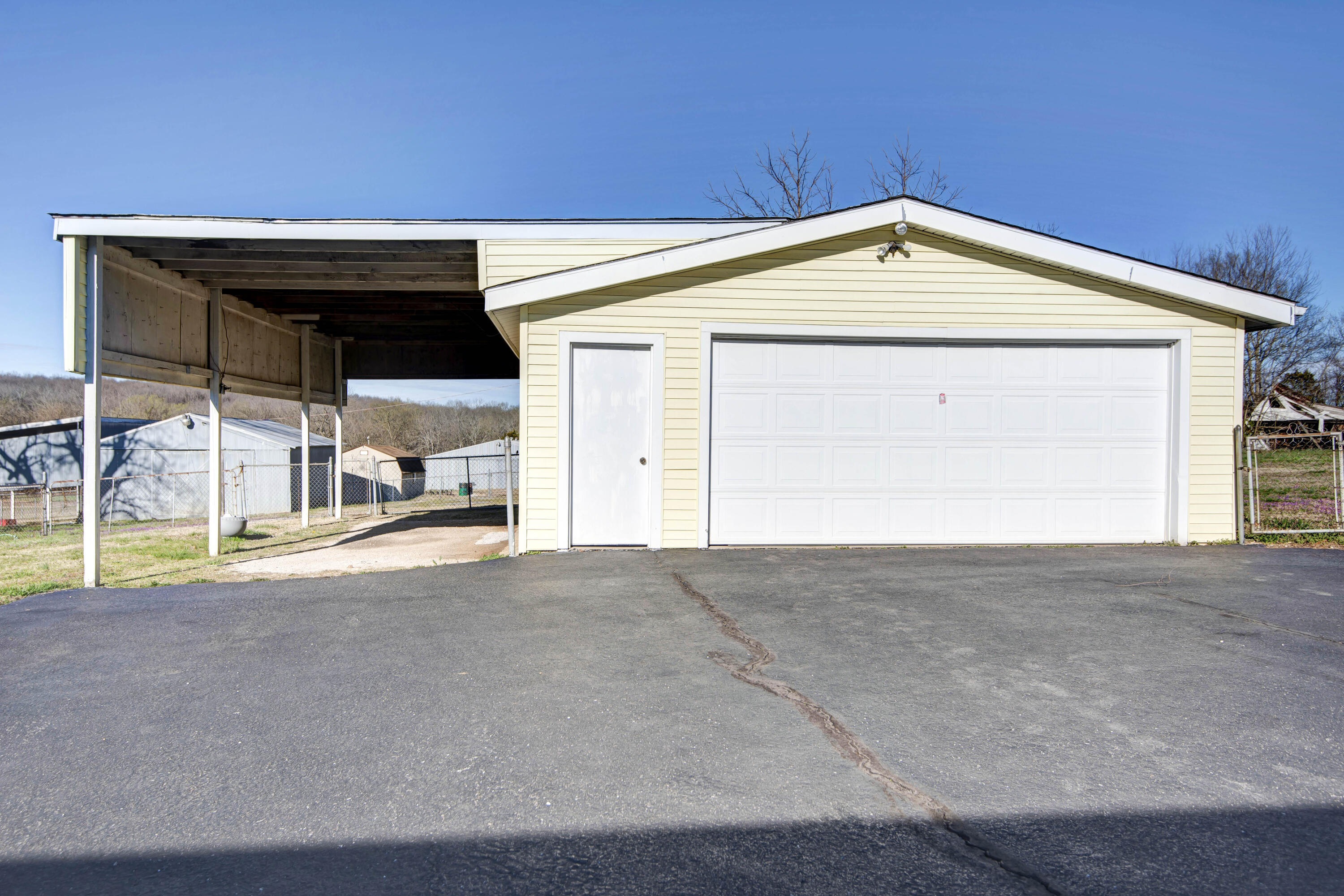 6141 North State Highway H Property Photo 3