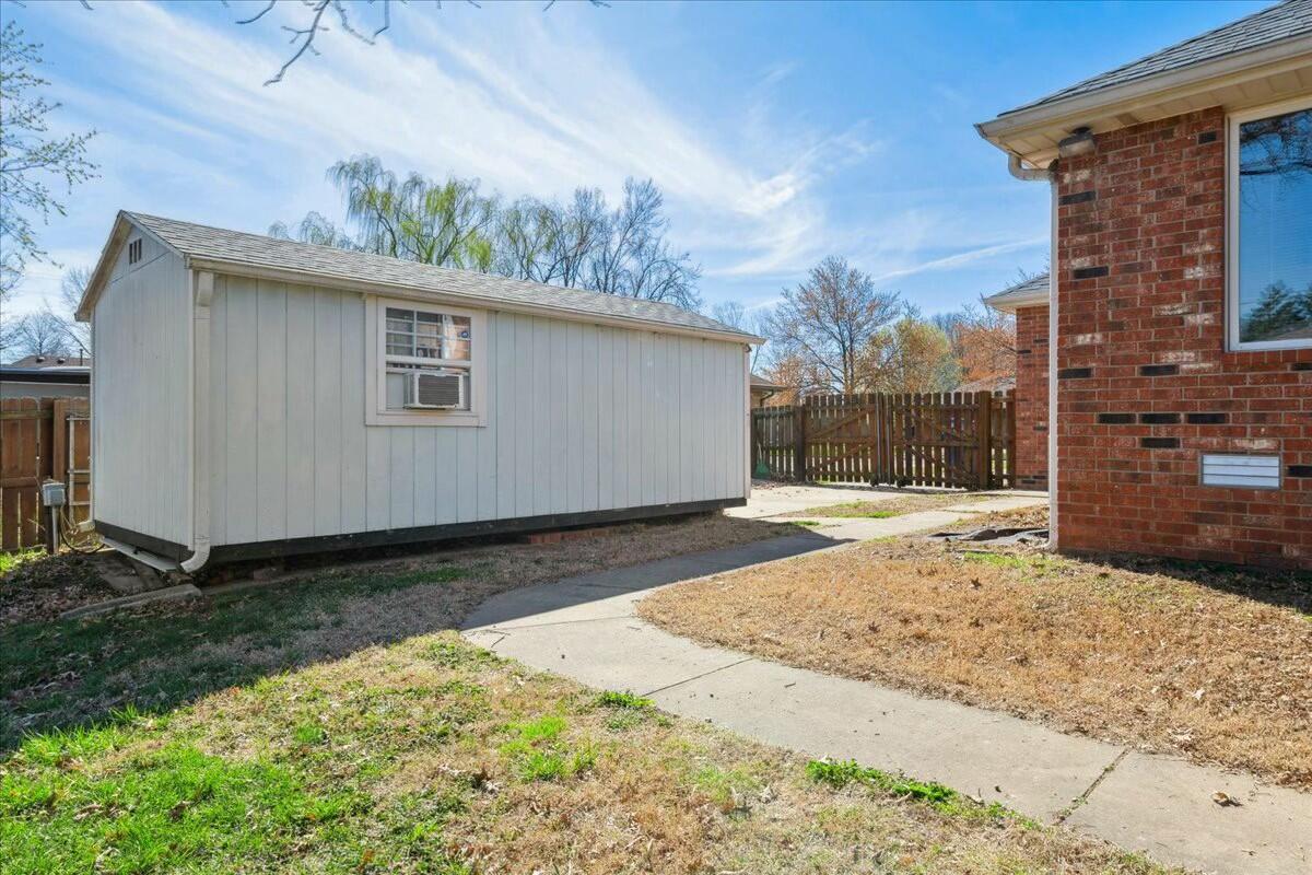 903 South Park Street Property Photo 32