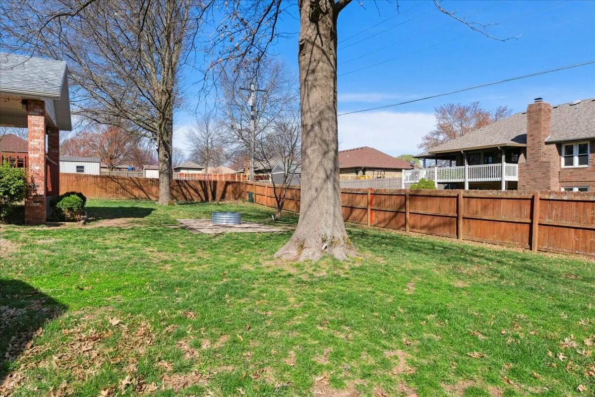 903 South Park Street Property Photo 35