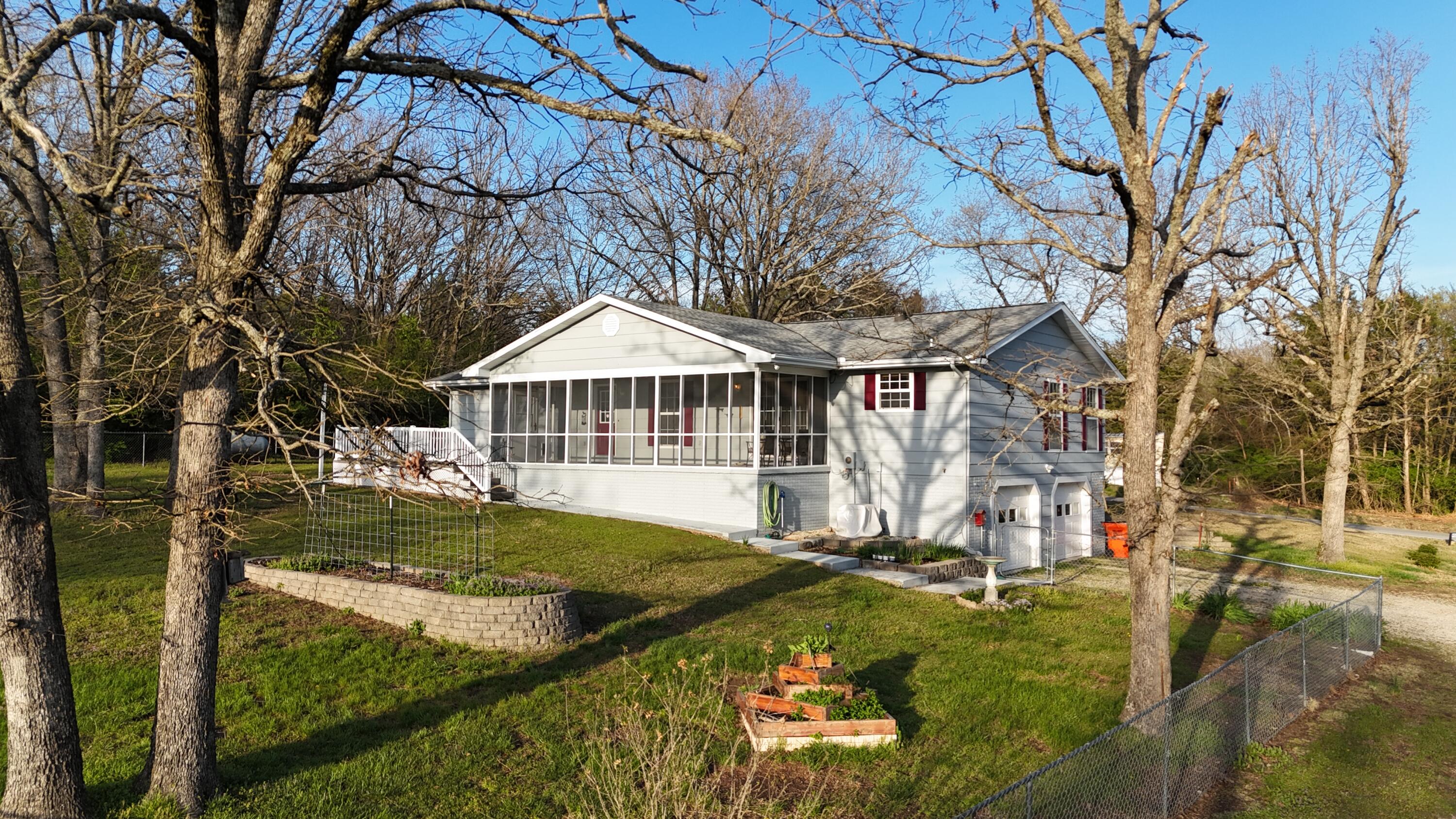 22331 County Line Road Property Photo 6